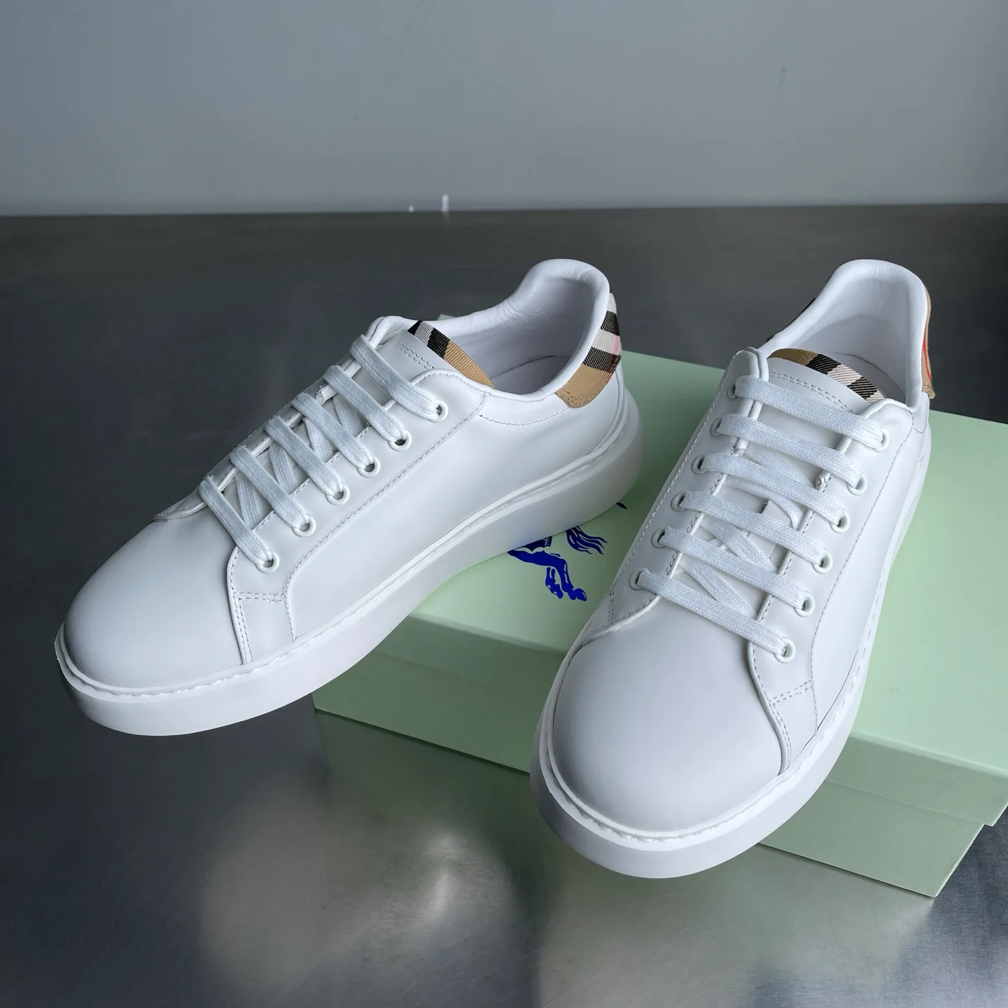 Кроссовки Мужские Burberry 11460319