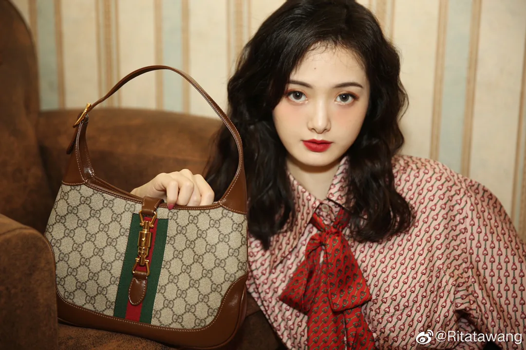 Классические Сумки Женские Gucci 2396780