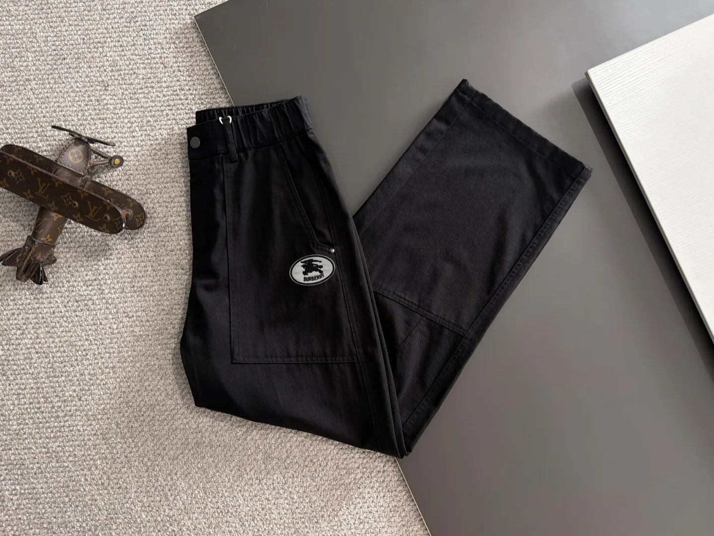 Брюки Мужские Burberry 17557497