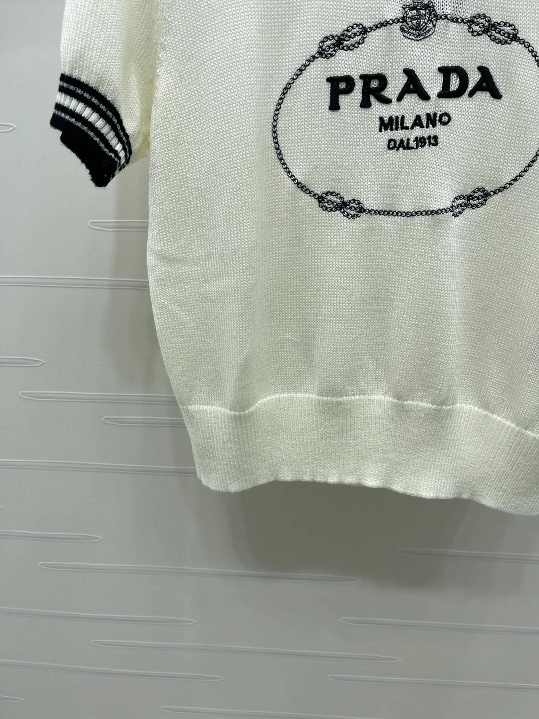 Футболки Женские Prada 17612804