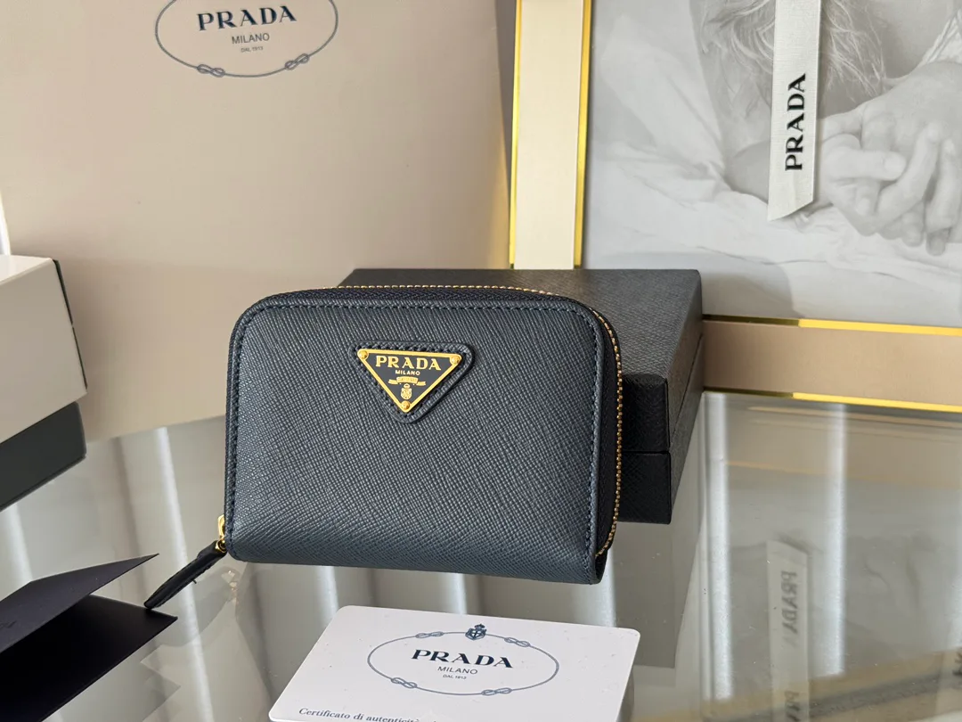 Клатчи Женские Prada 17999925