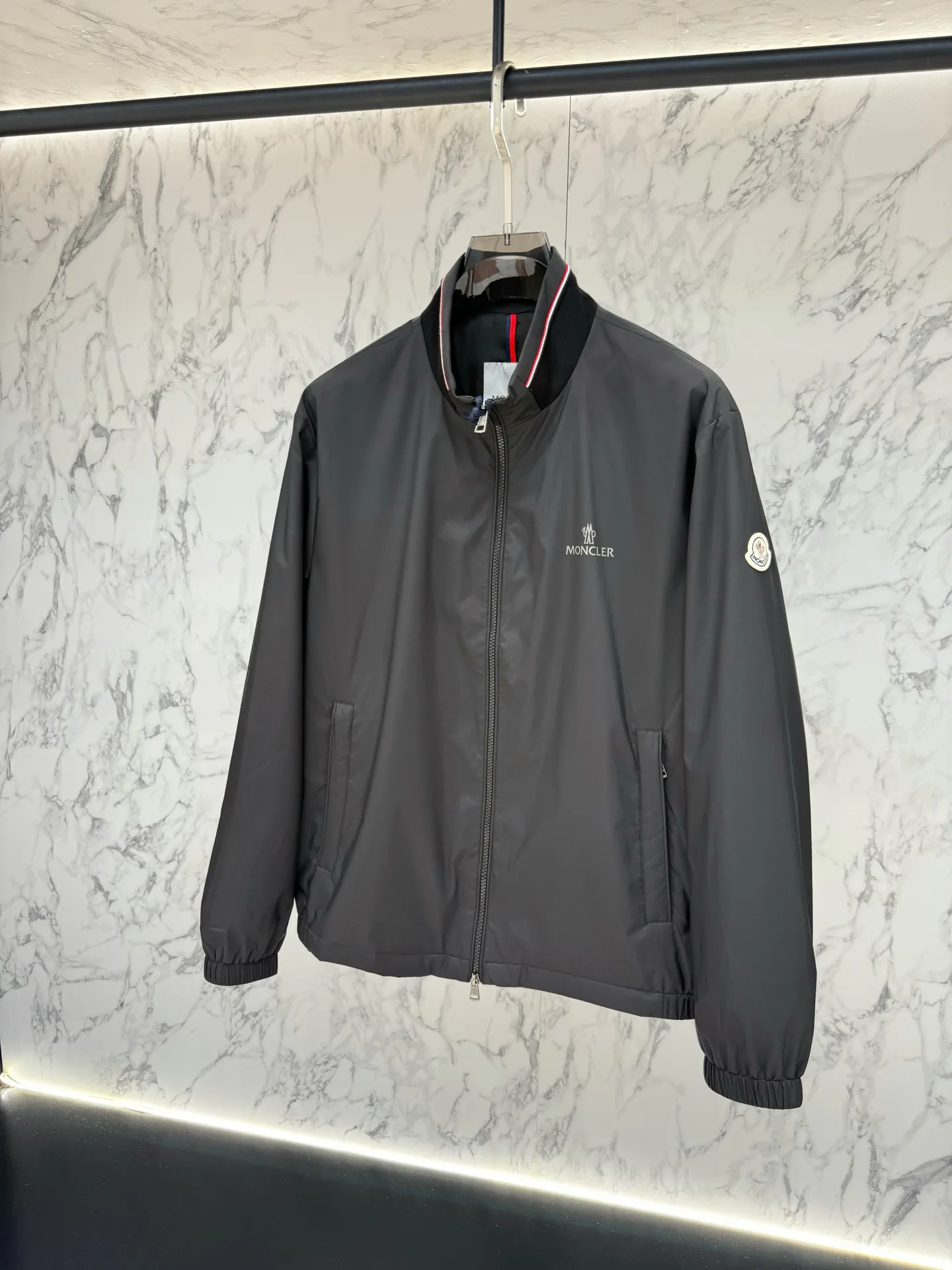 Куртки И Пуховики Мужские Moncler 17944107