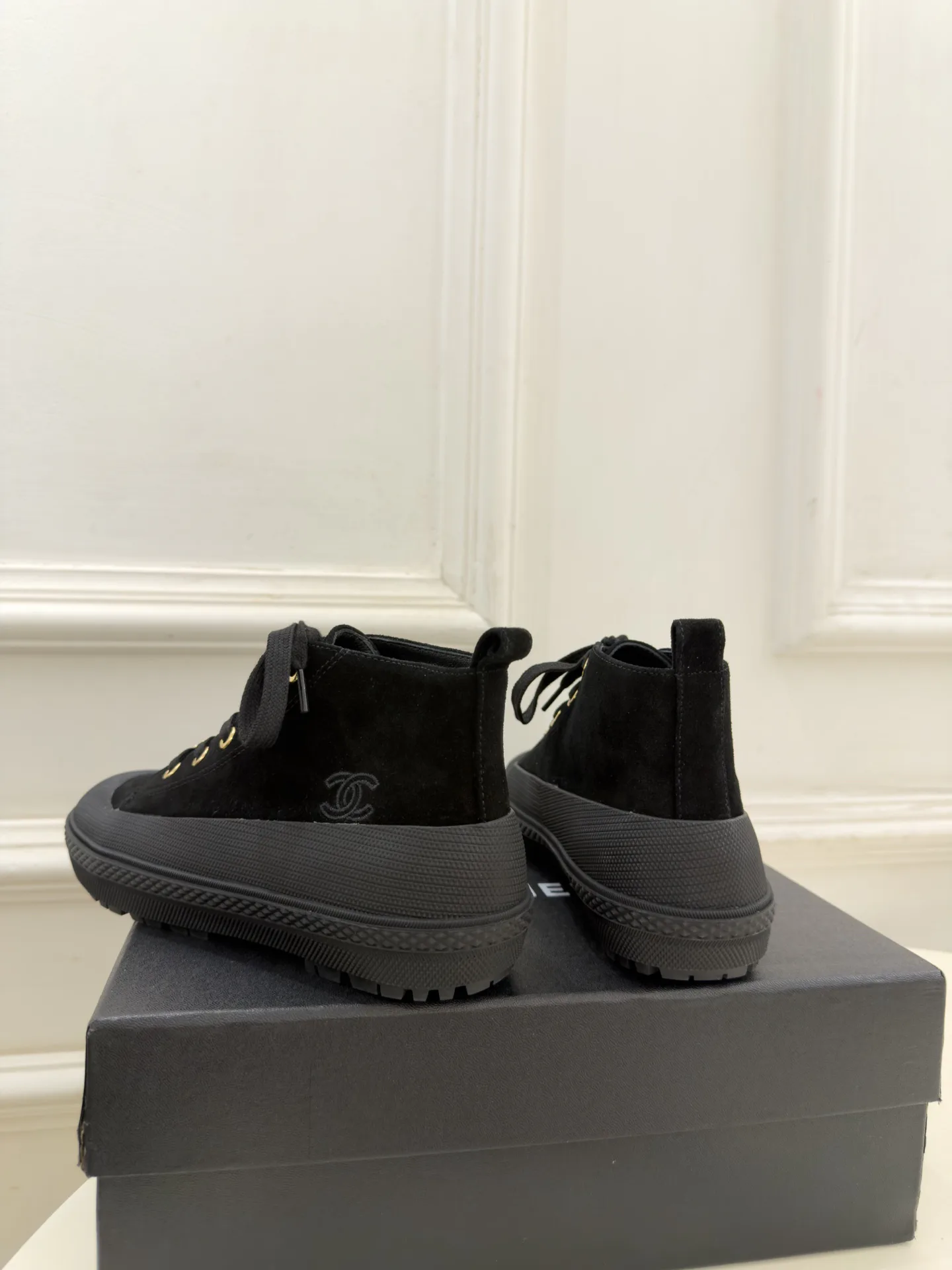 Кроссовки Женские Chanel 18346897