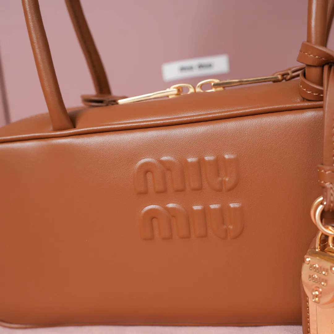 Классические Сумки Женские Miu Miu 11402797