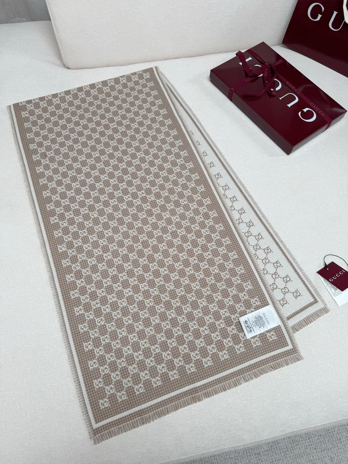 Шарфы Gucci 17992040