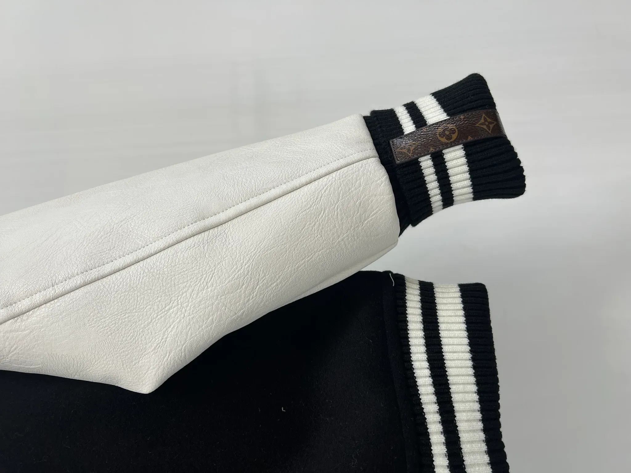 Куртки И Пуховики Женские Louis Vuitton 20699