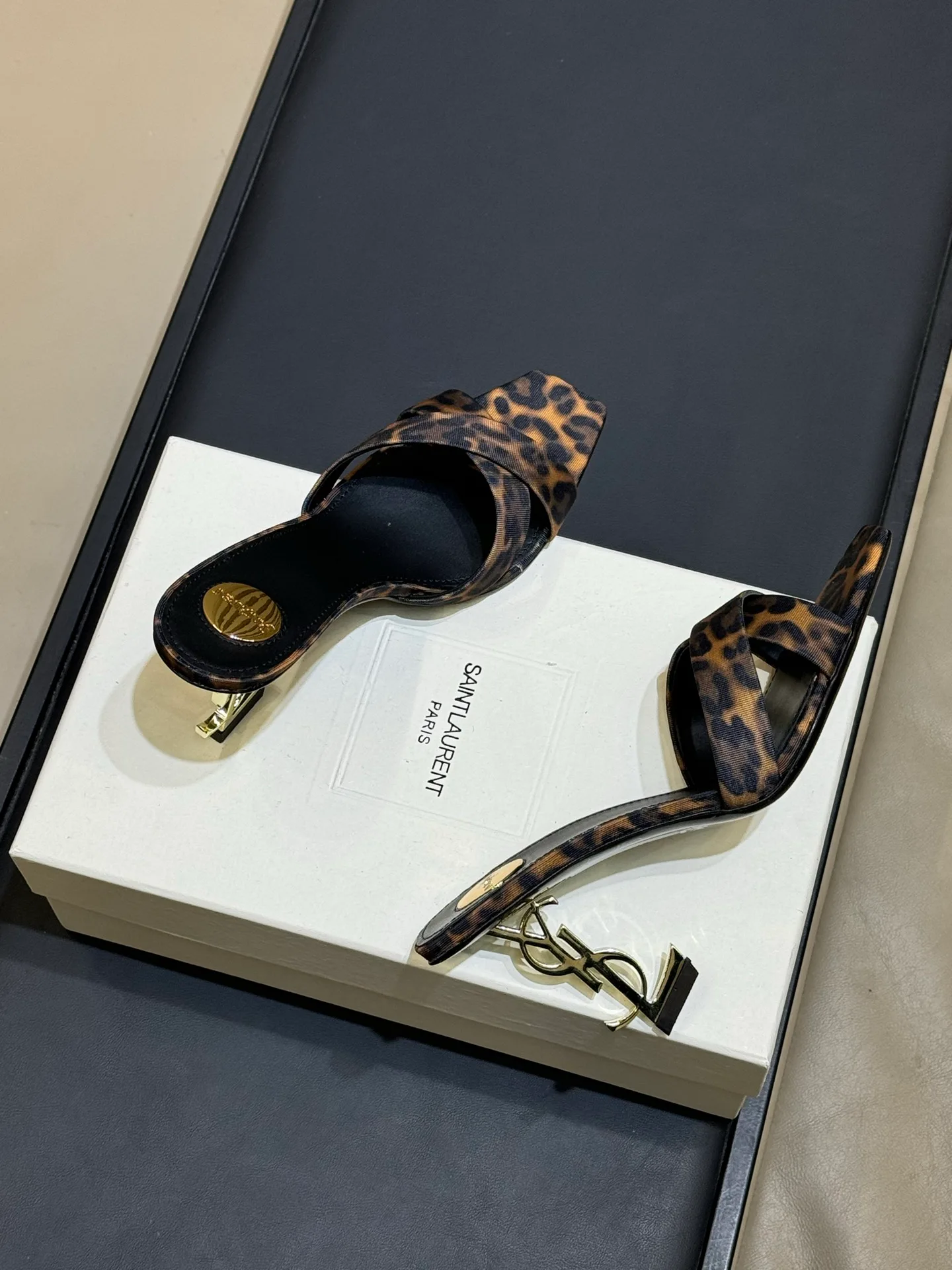 Босоножки Женские Saint Laurent 3891383