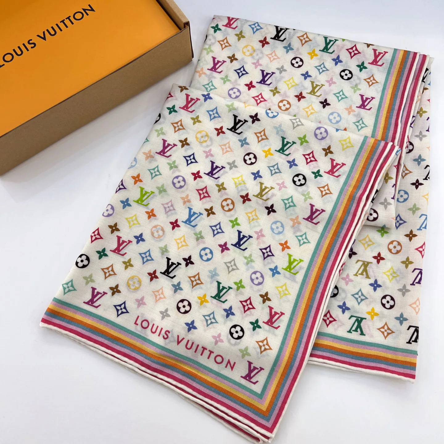 Шарфы Louis Vuitton 1589456