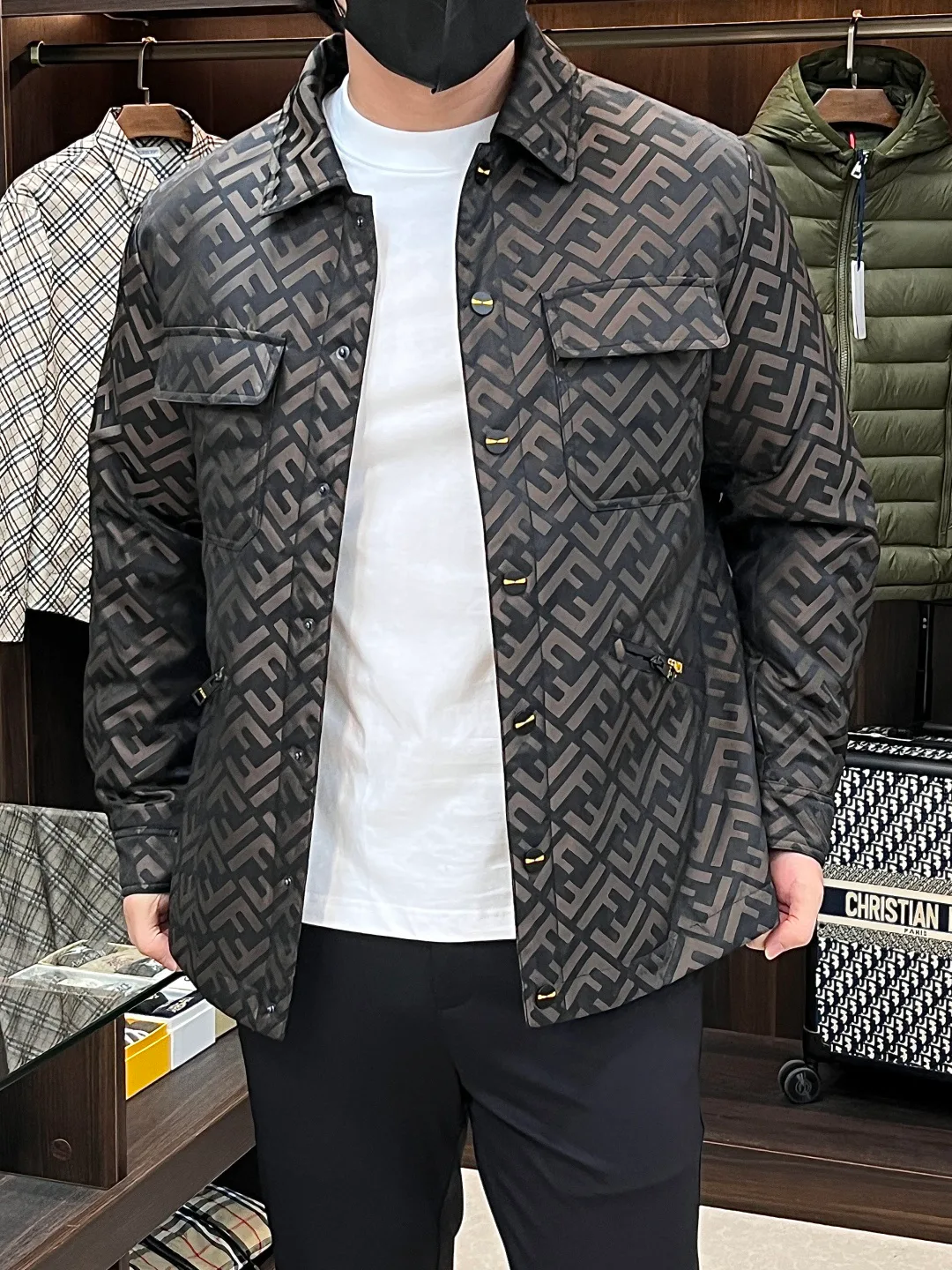 Куртки И Пуховики Мужские Fendi 493002