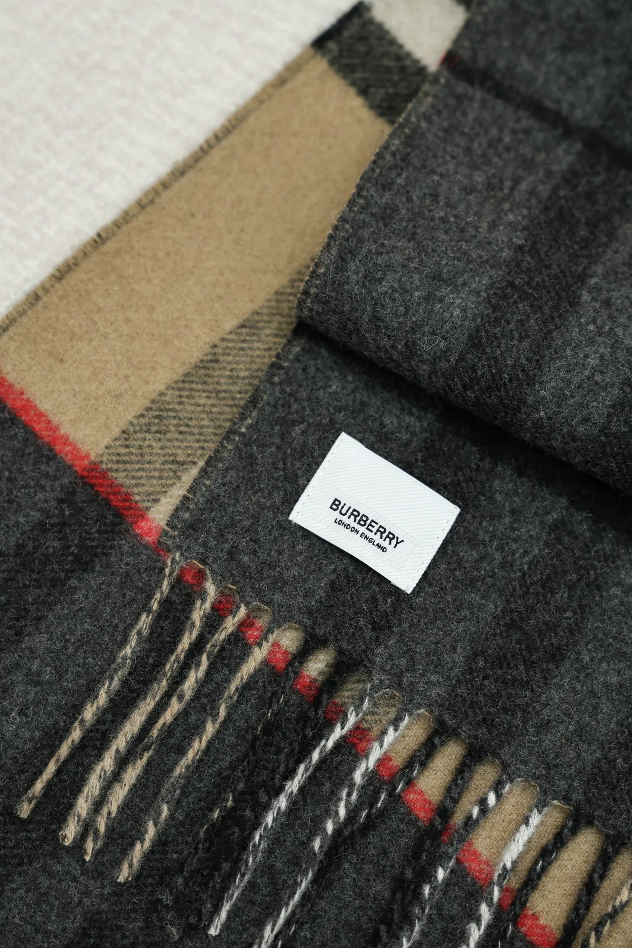 Шарфы Burberry 338237