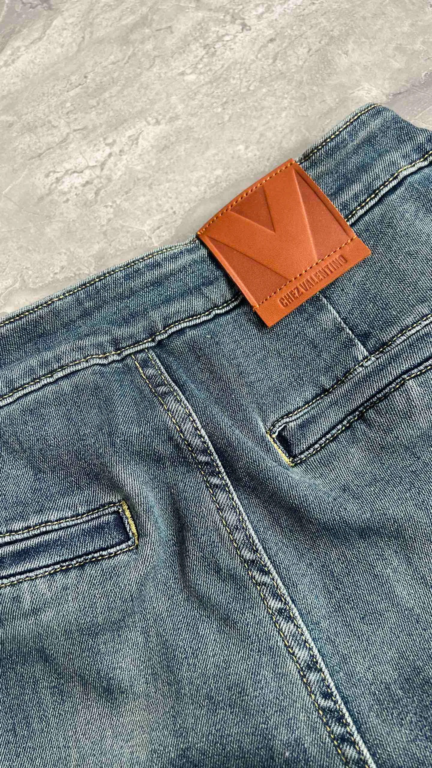 Джинсы Женские Valentino 12158618