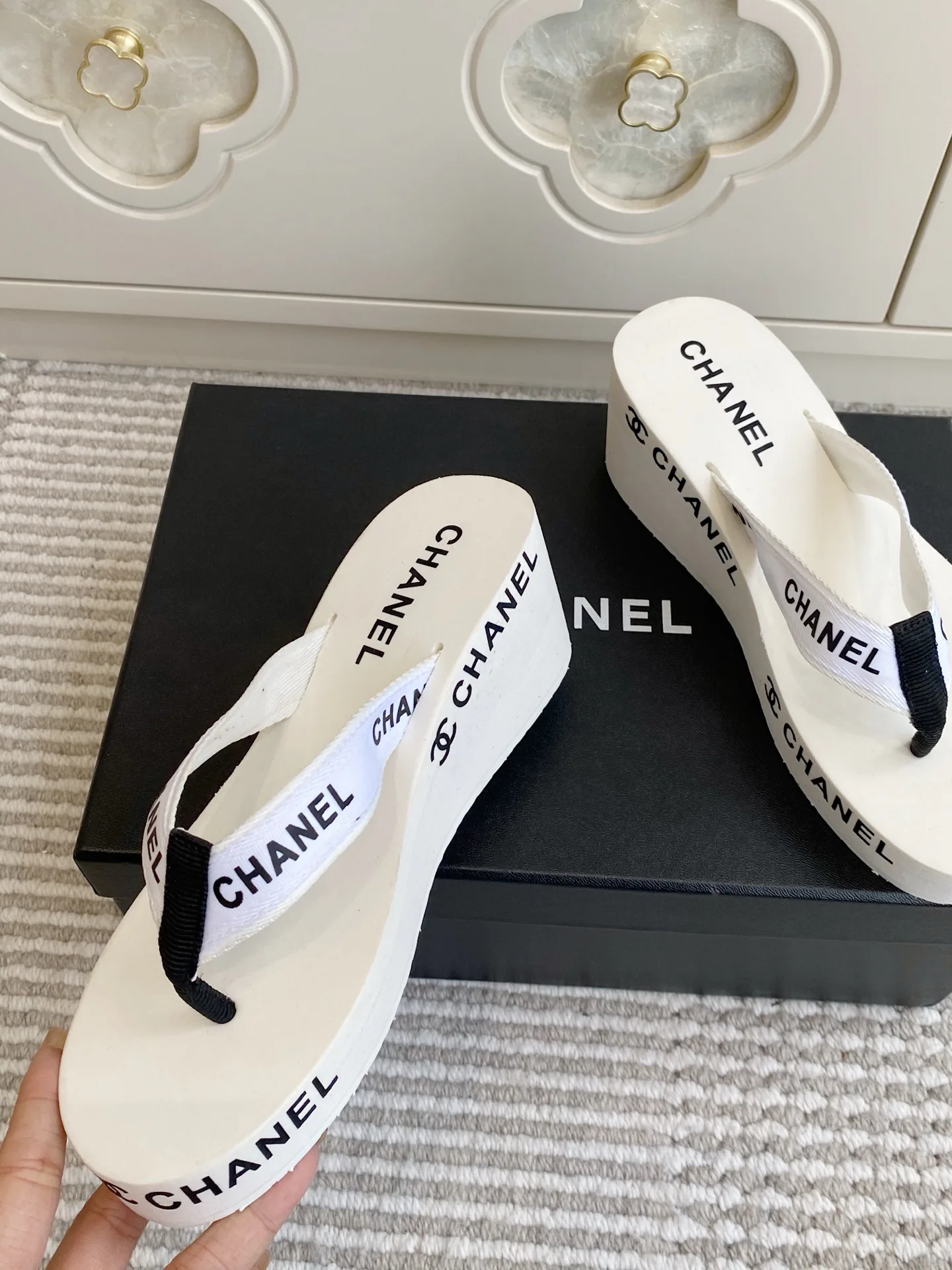 Шлепанцы Женские Chanel 11909760