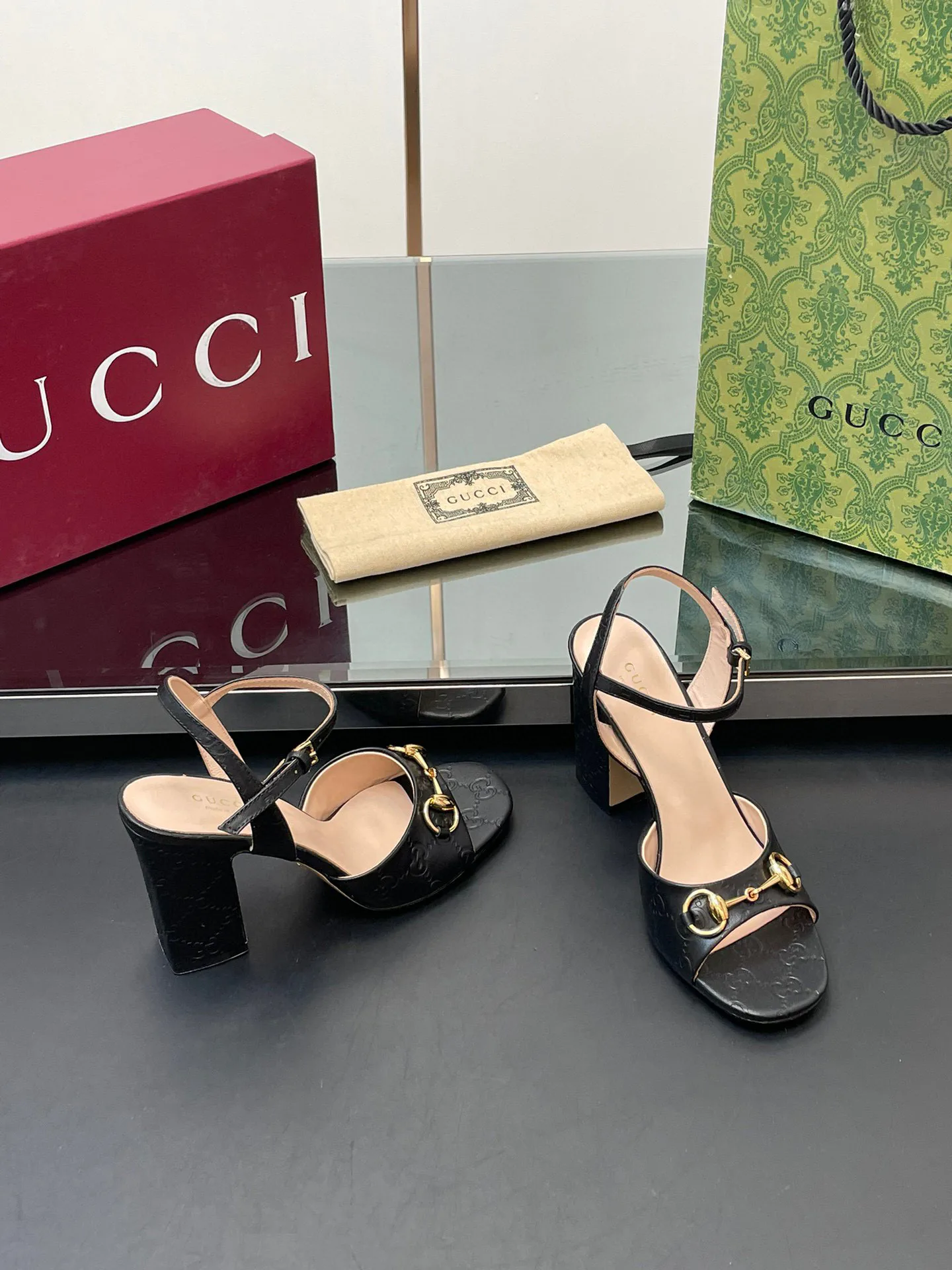 Босоножки Женские Gucci 17614710