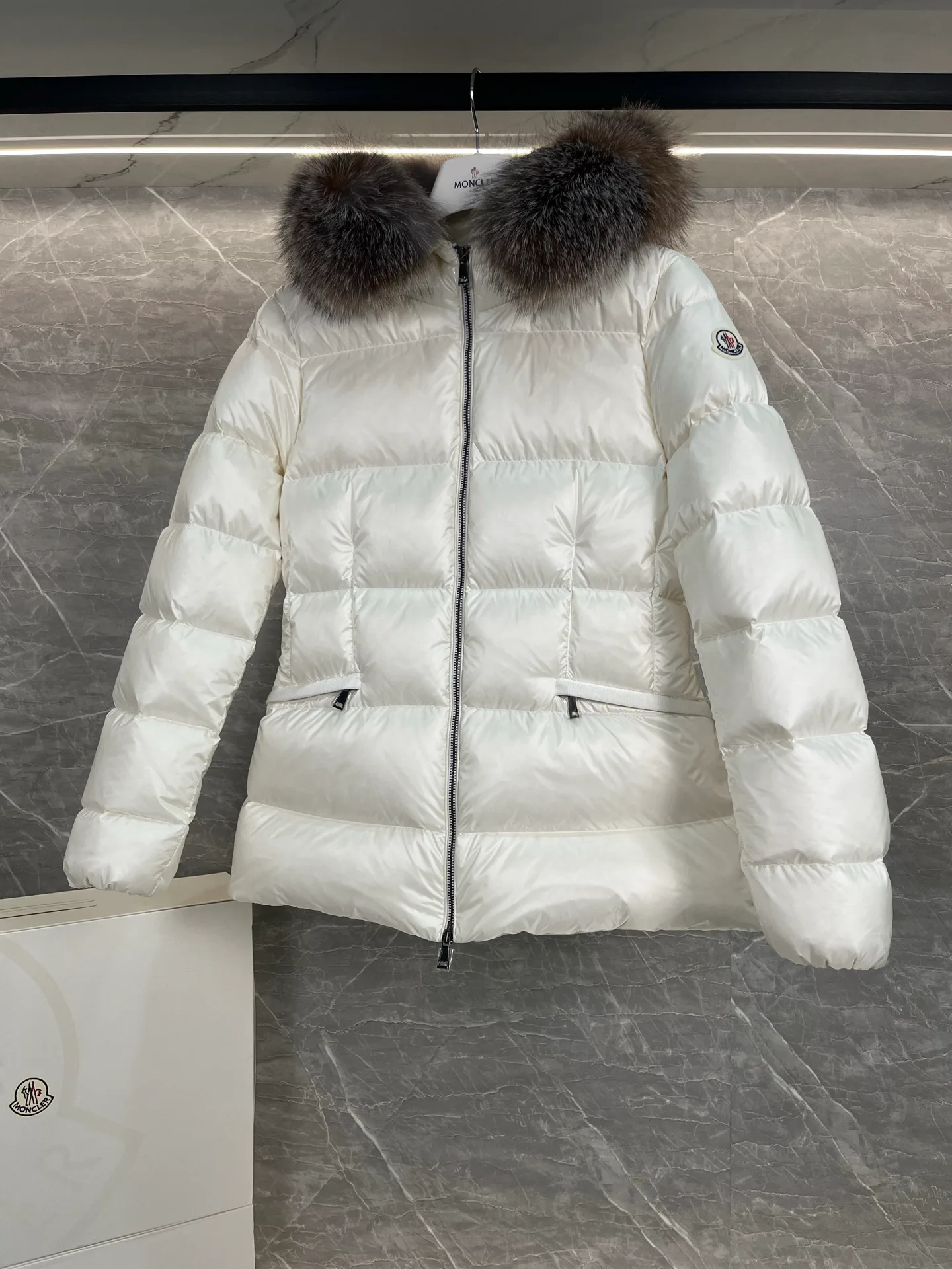Куртки И Пуховики Женские Moncler 19256595