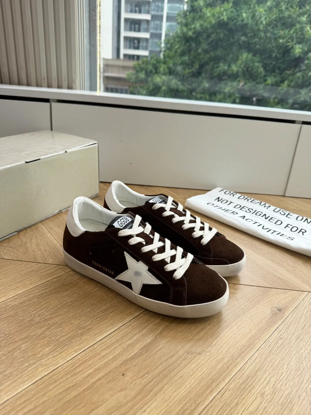 Кроссовки Женские Golden Goose 18752930