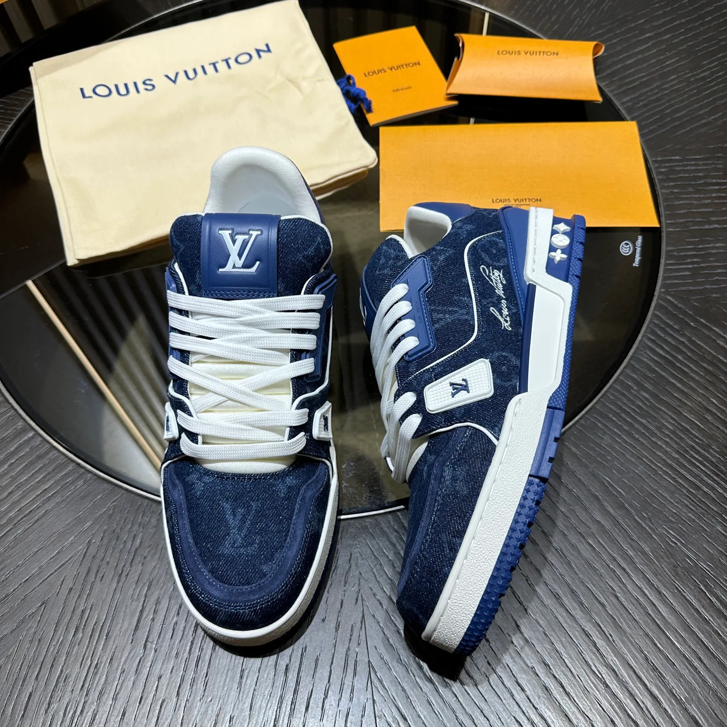 Кроссовки Женские Louis Vuitton 18192020