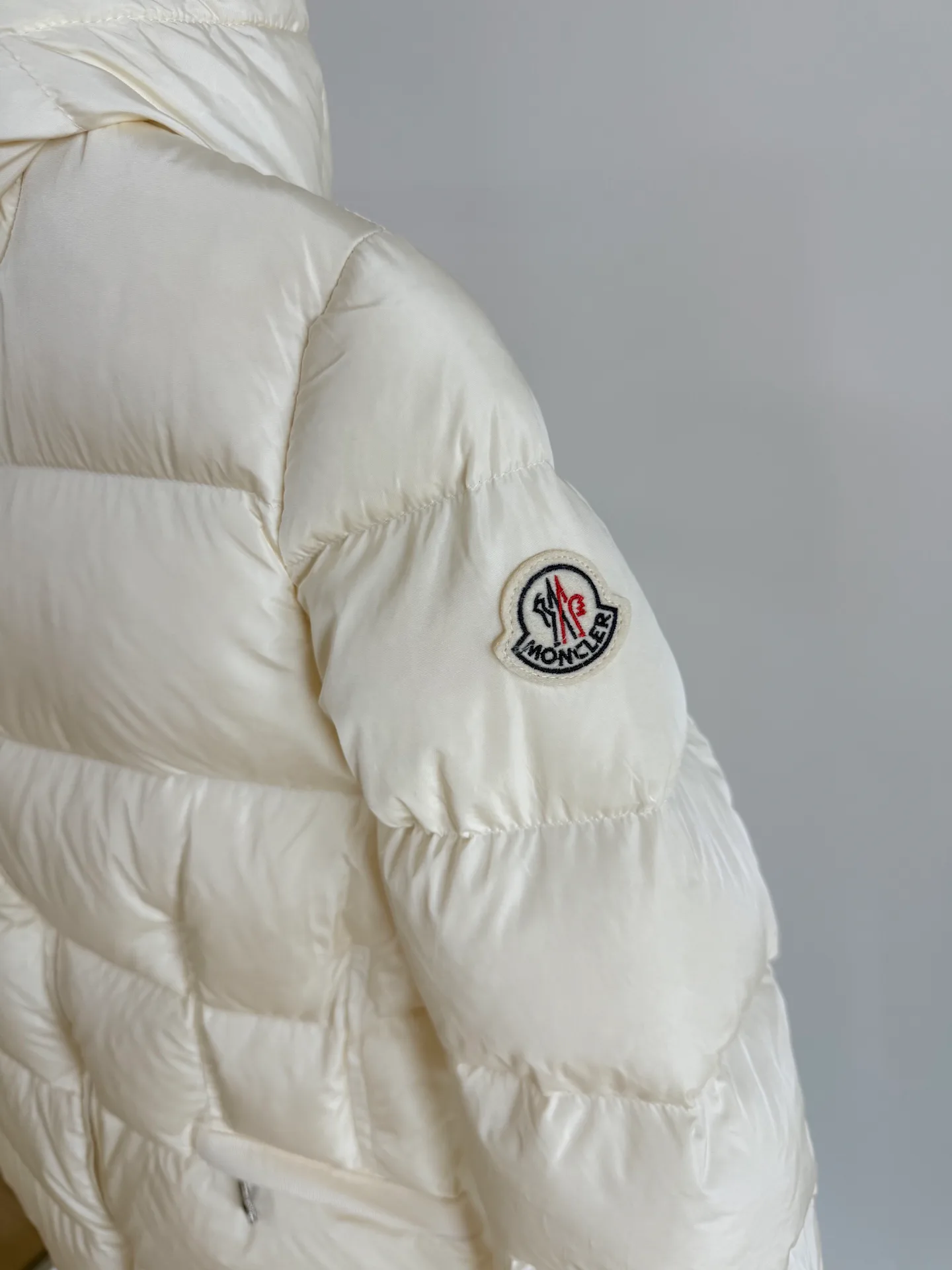Куртки И Пуховики Женские Moncler 18615769