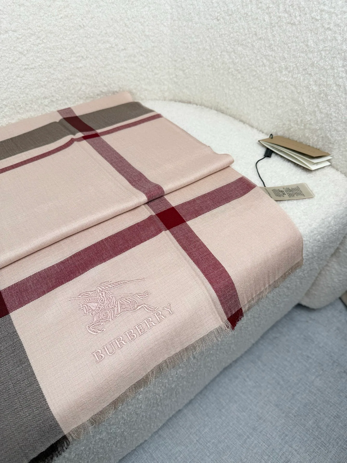 Шарфы Burberry 1420246