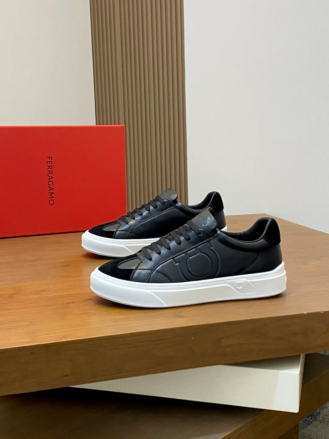Кроссовки Мужские Salvatore Ferragamo 16915530