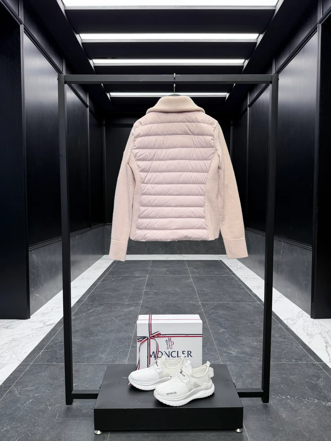 Куртки И Пуховики Женские Moncler 1738464