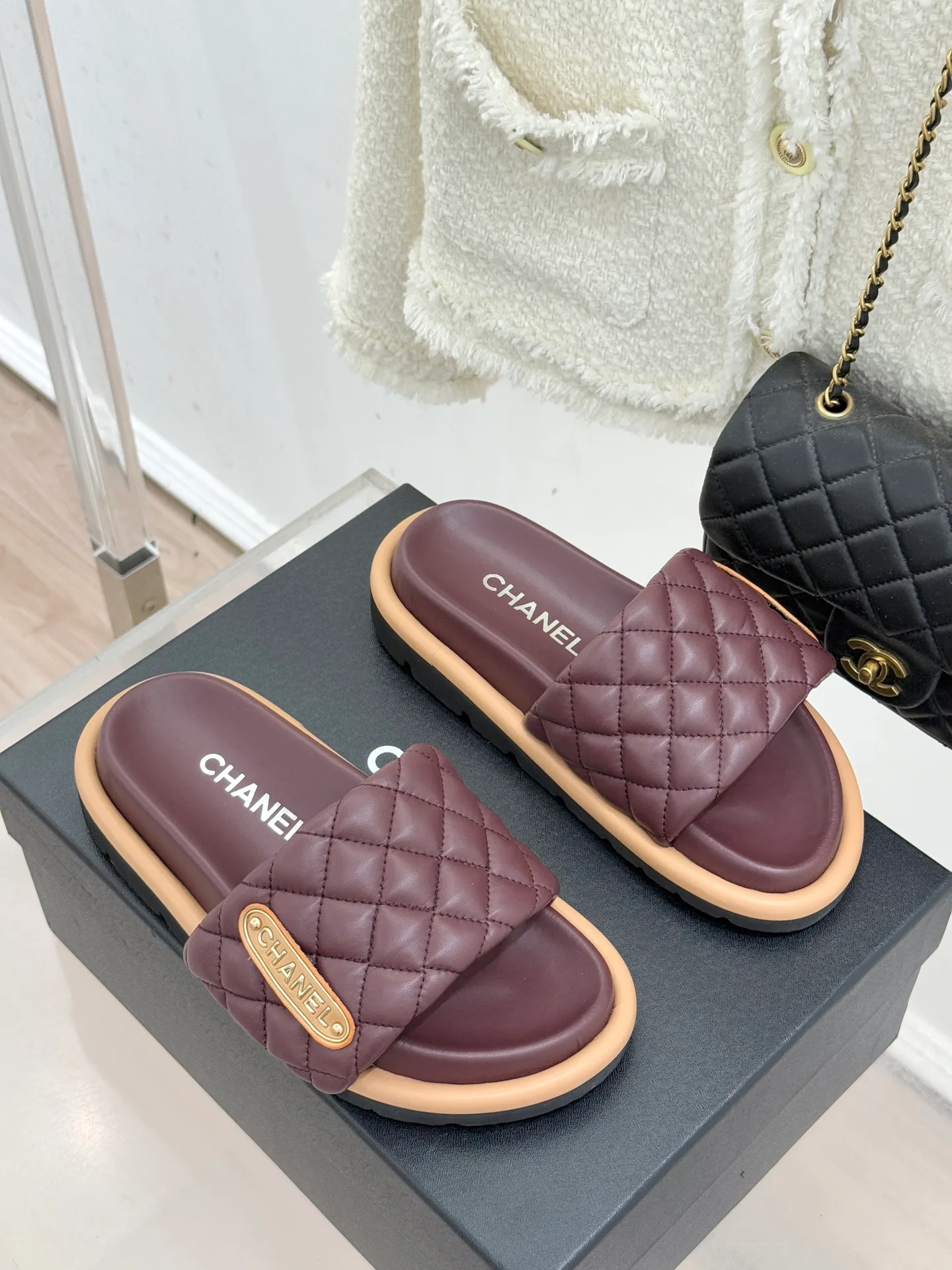 Шлепанцы Женские Chanel 11167412