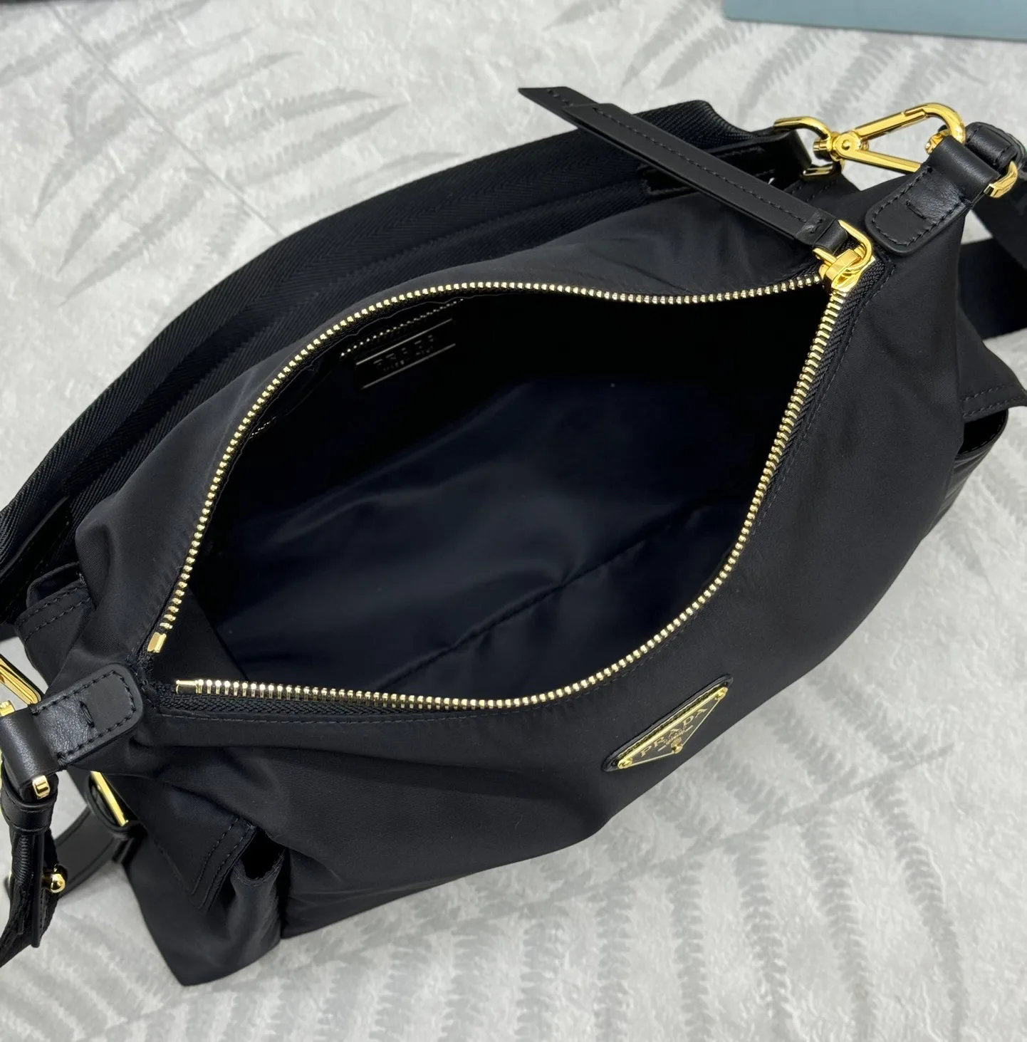 Сумки На Ремне Женские Prada 12583856