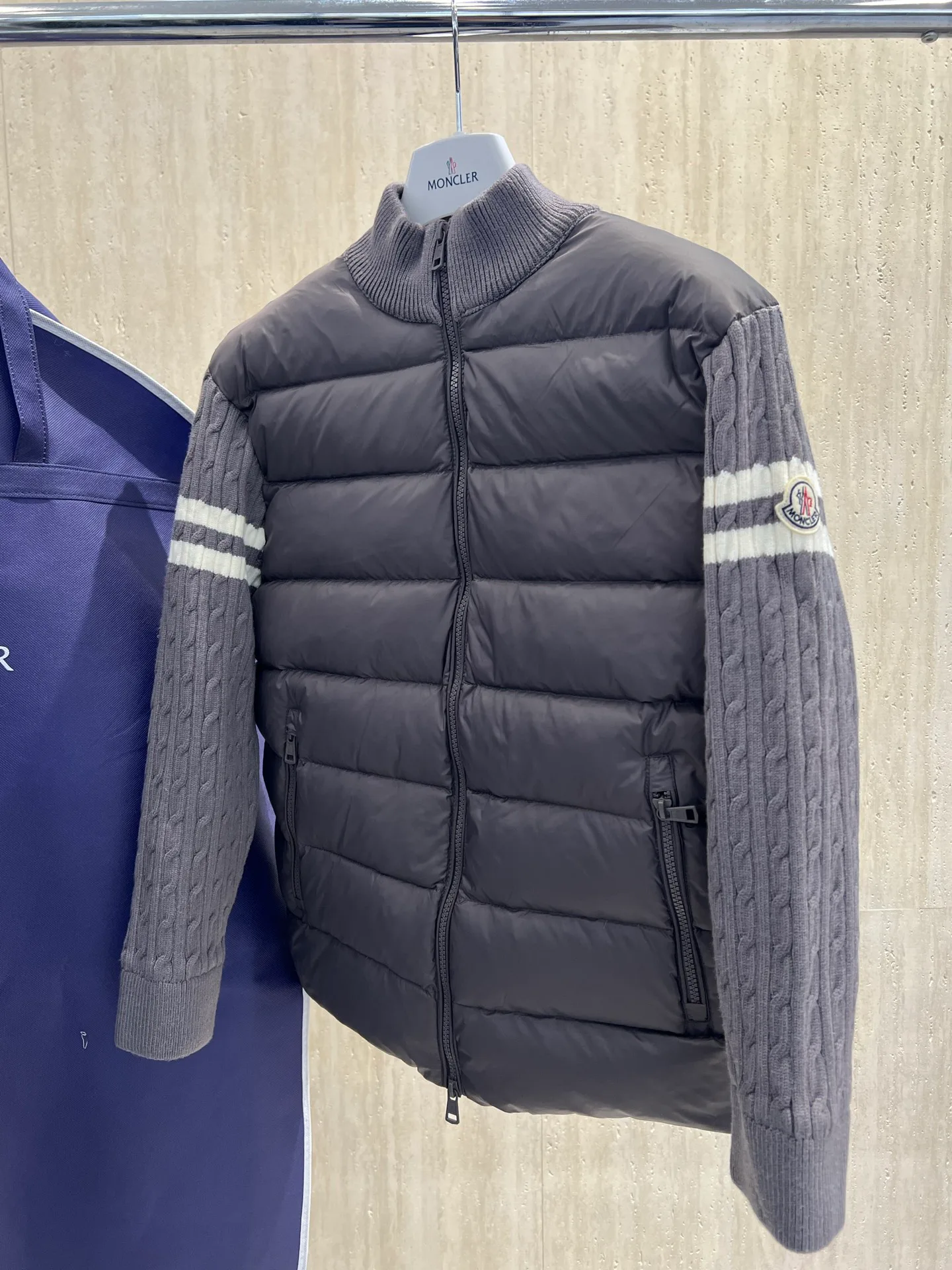 Куртки И Пуховики Женские Moncler 18723386