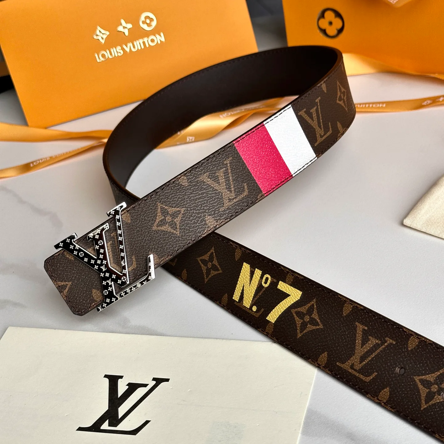 Ремни Louis Vuitton 1045492