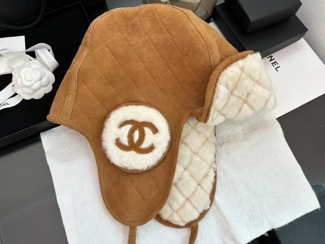 Головные Уборы Chanel 18347658