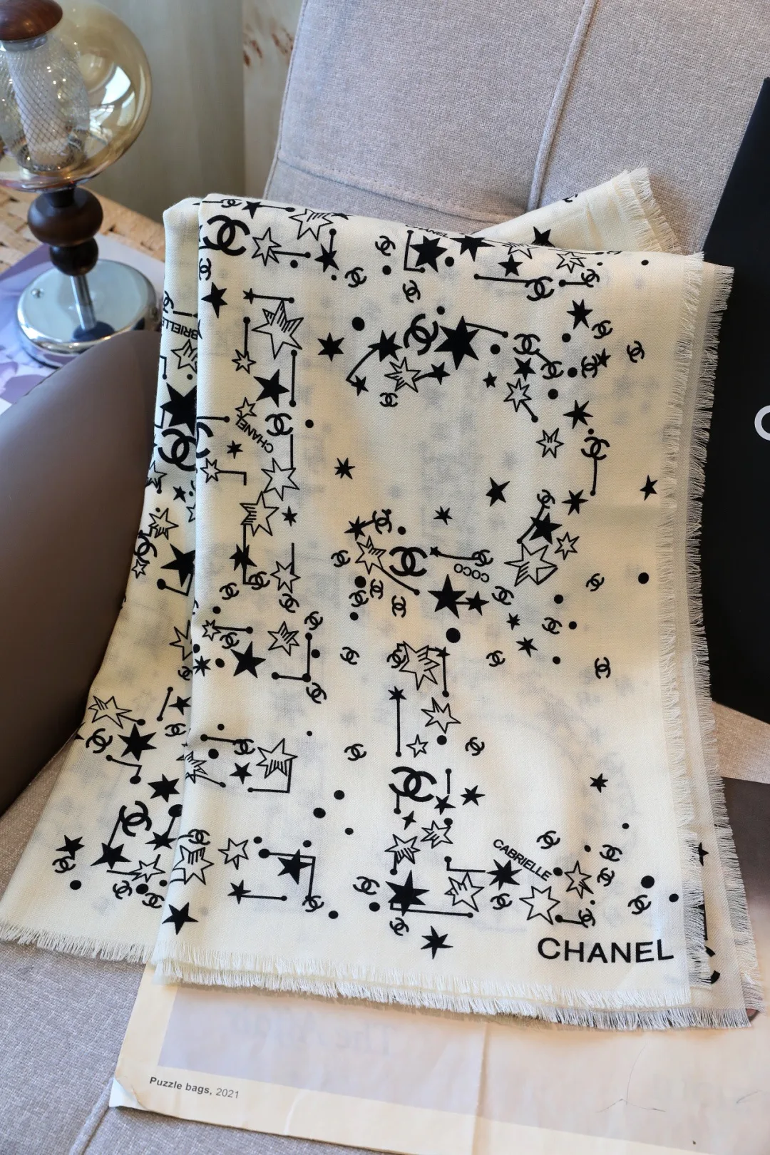 Шарфы Chanel 17799539