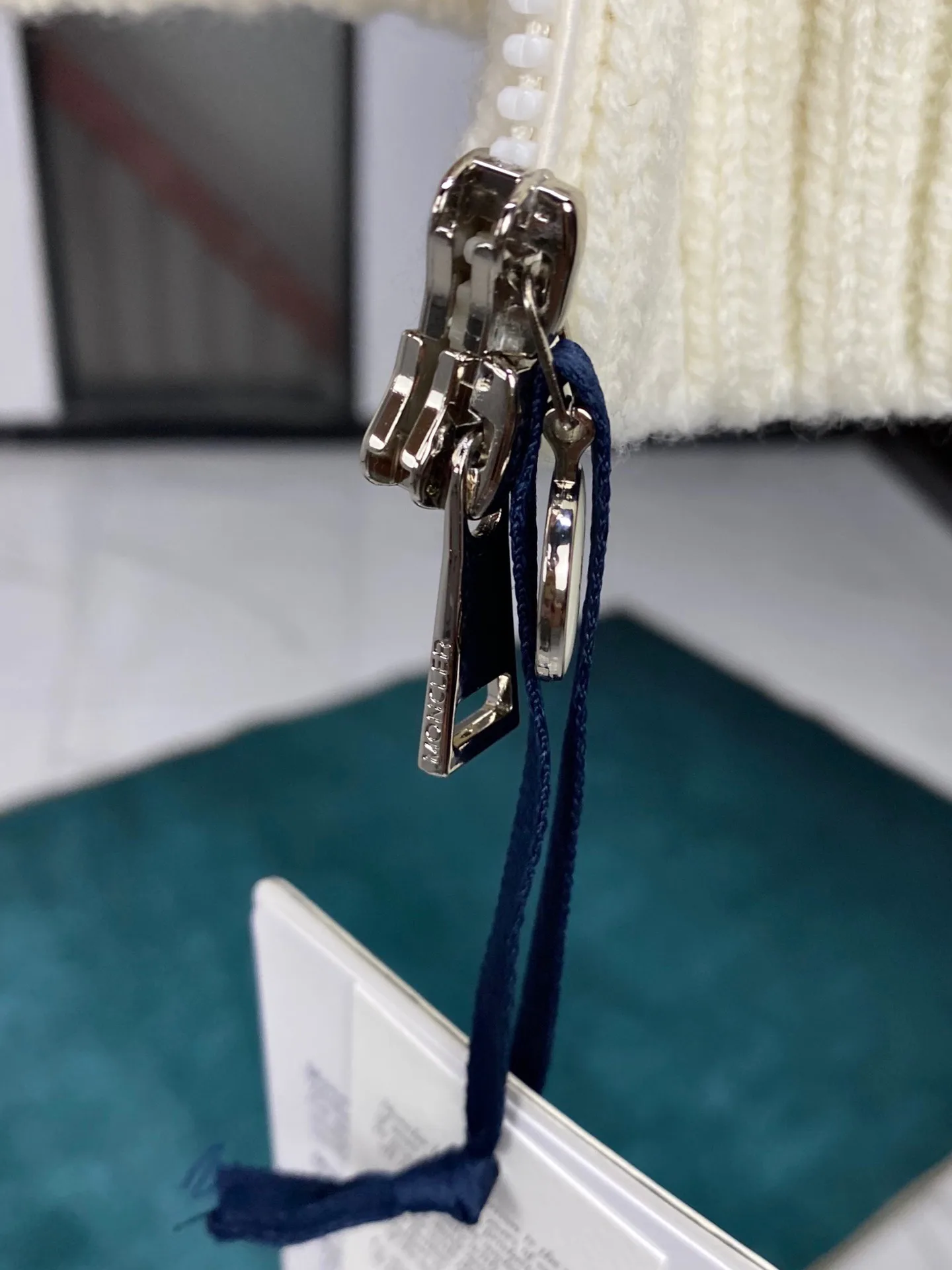 Куртки И Пуховики Женские Moncler 19737037