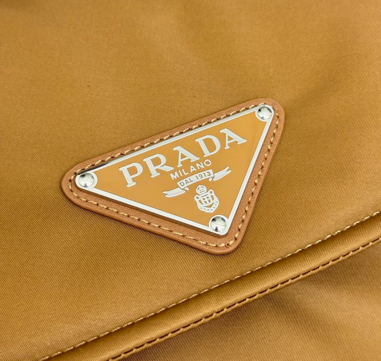 Сумки На Ремне Женские Prada 11682078