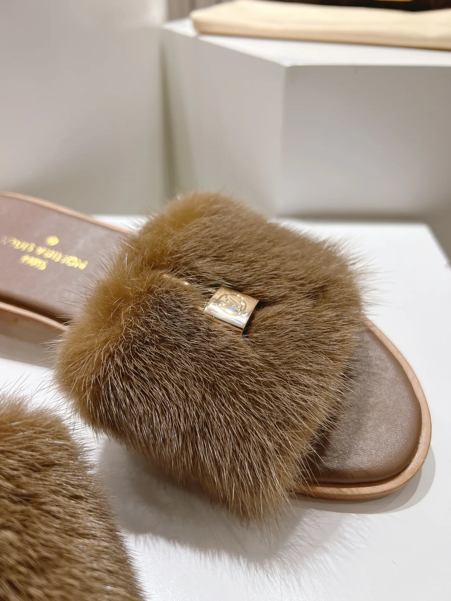 Шлепанцы Женские Louis Vuitton 11190724