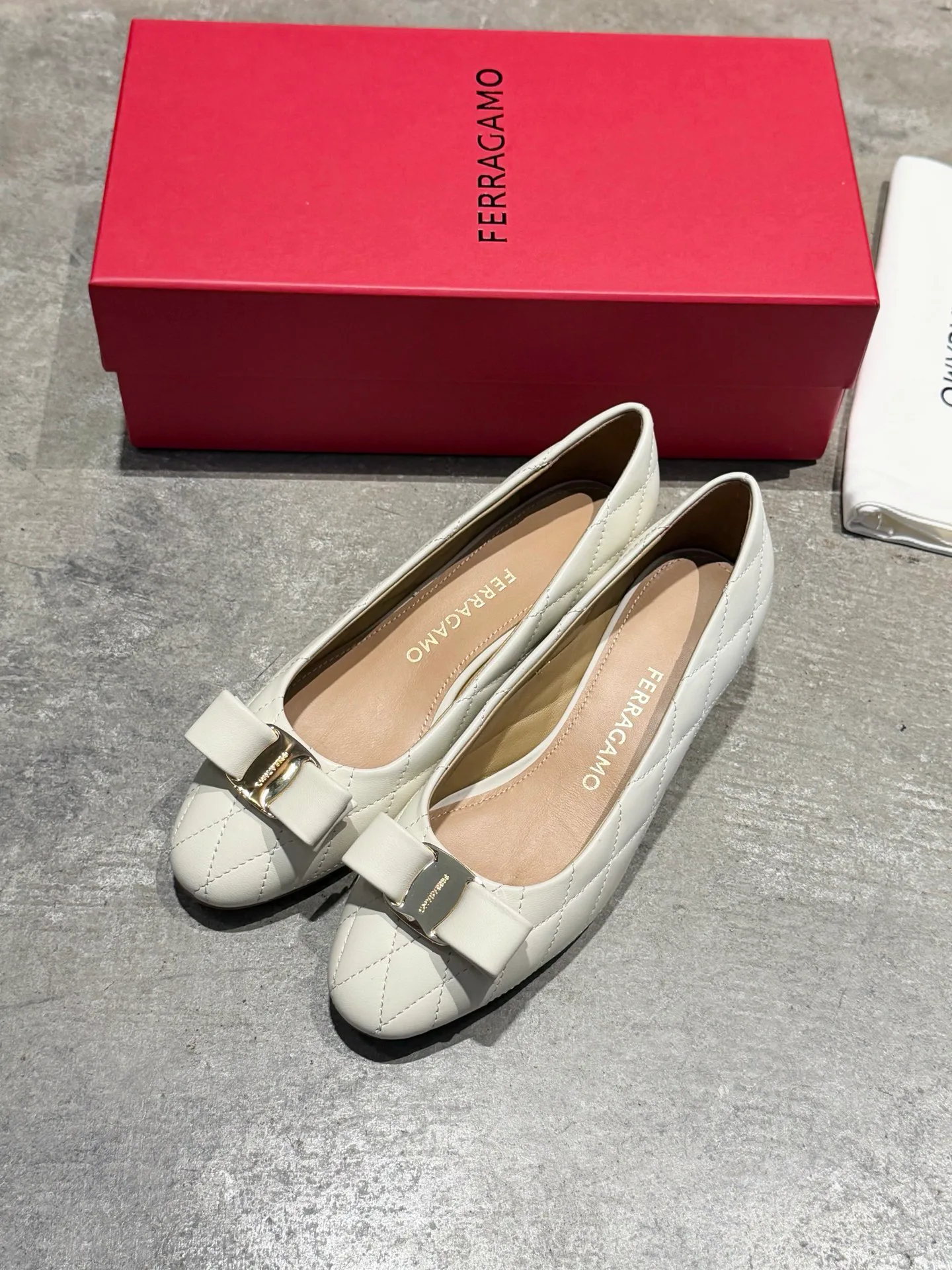 Туфли Женские Salvatore Ferragamo 17897975