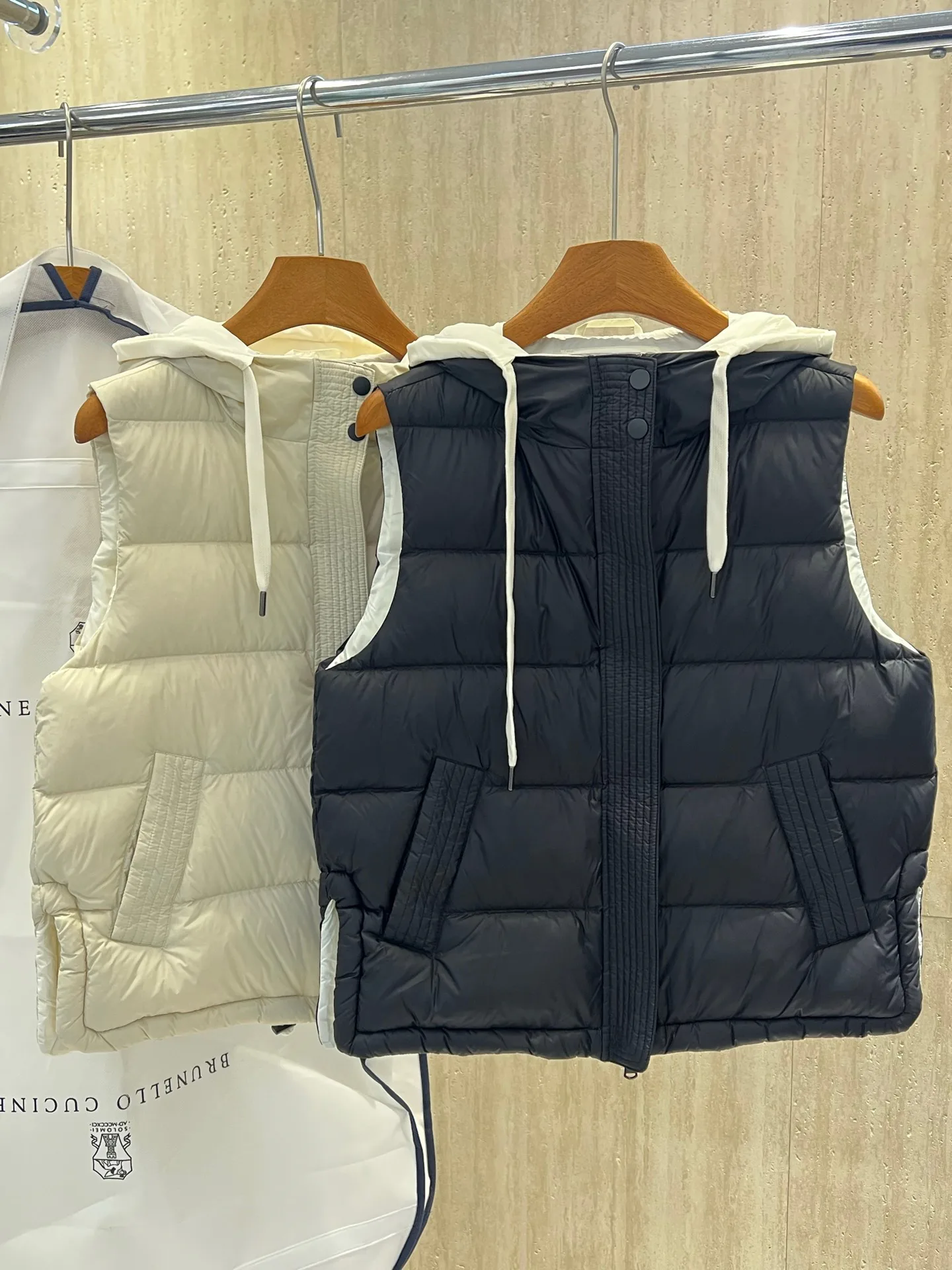 Жилеты Женские Brunello Cucinelli 18417987