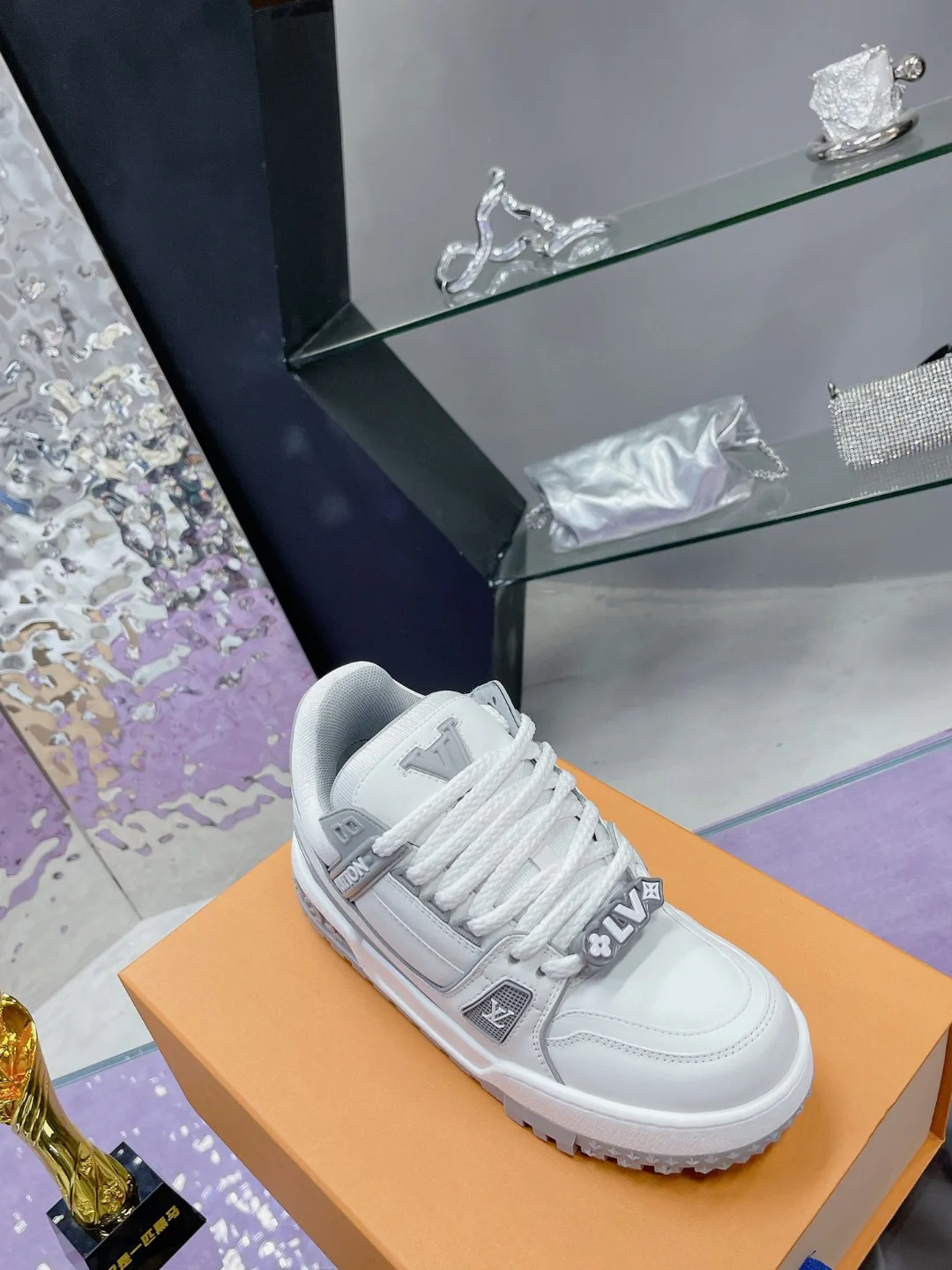 Кроссовки Женские Louis Vuitton 13074038