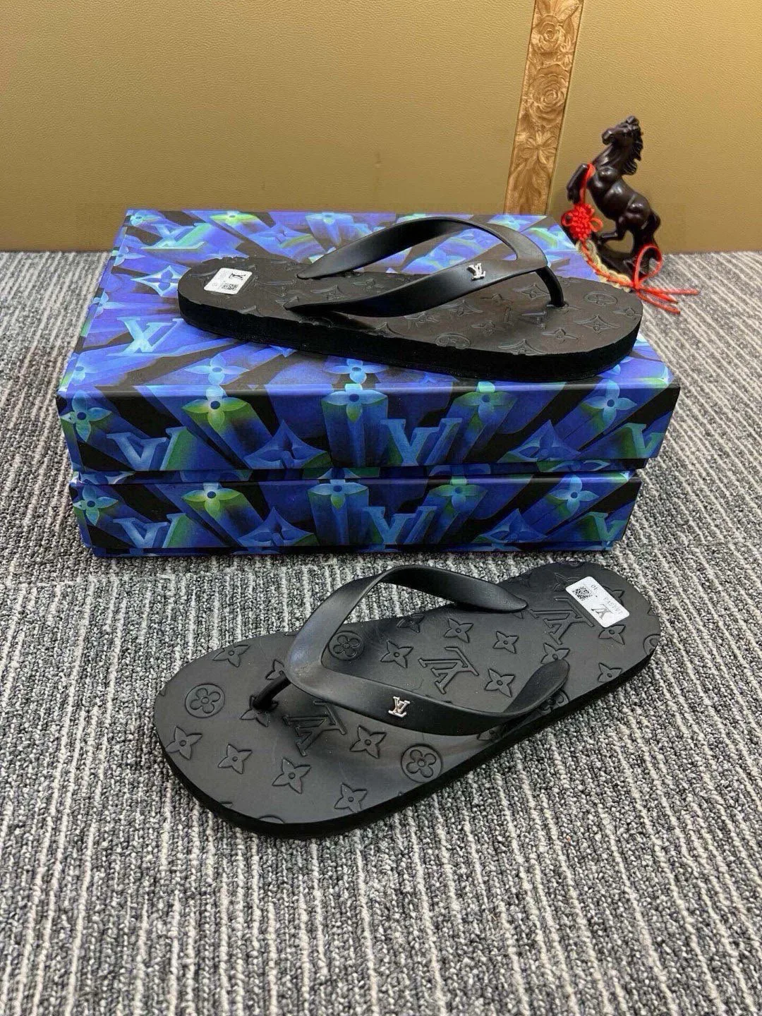 Шлепанцы Мужские Louis Vuitton 10646316