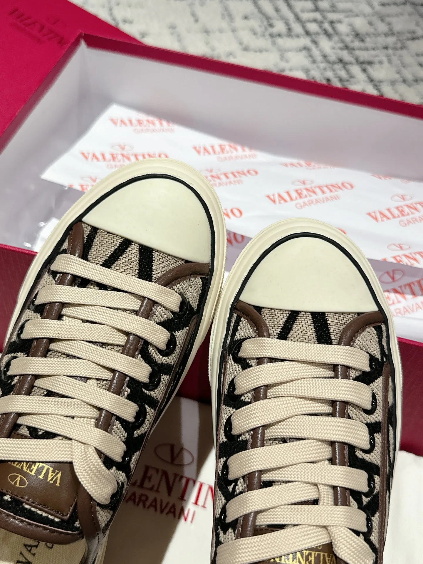 Кроссовки Женские Valentino 11621706