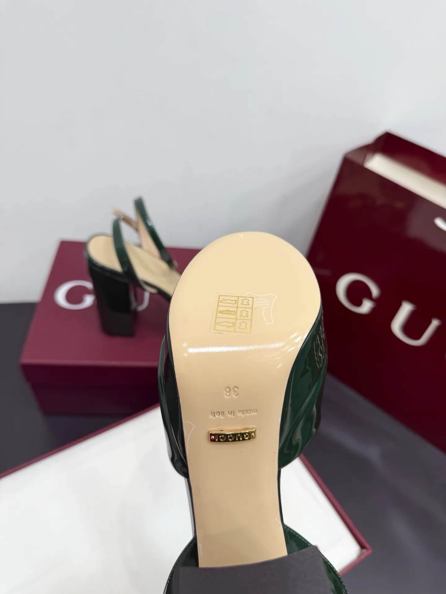 Босоножки Женские Gucci 882824