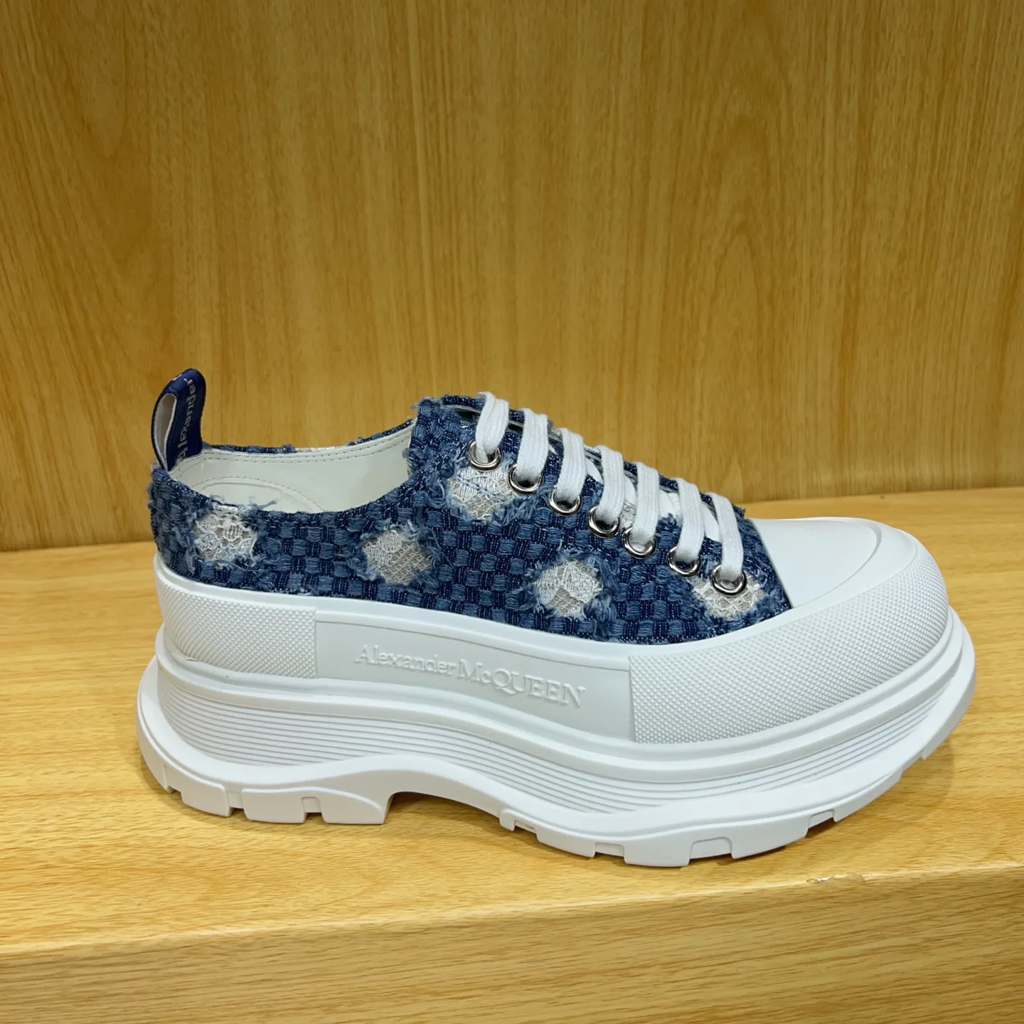 Кроссовки Женские Alexander Mcqueen 17545166