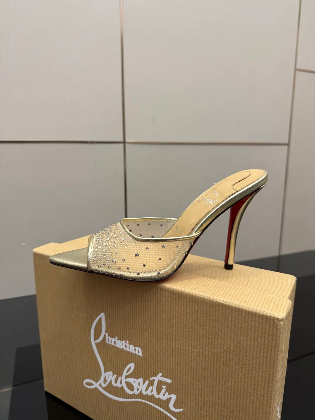 Босоножки Женские Christian Louboutin 731975
