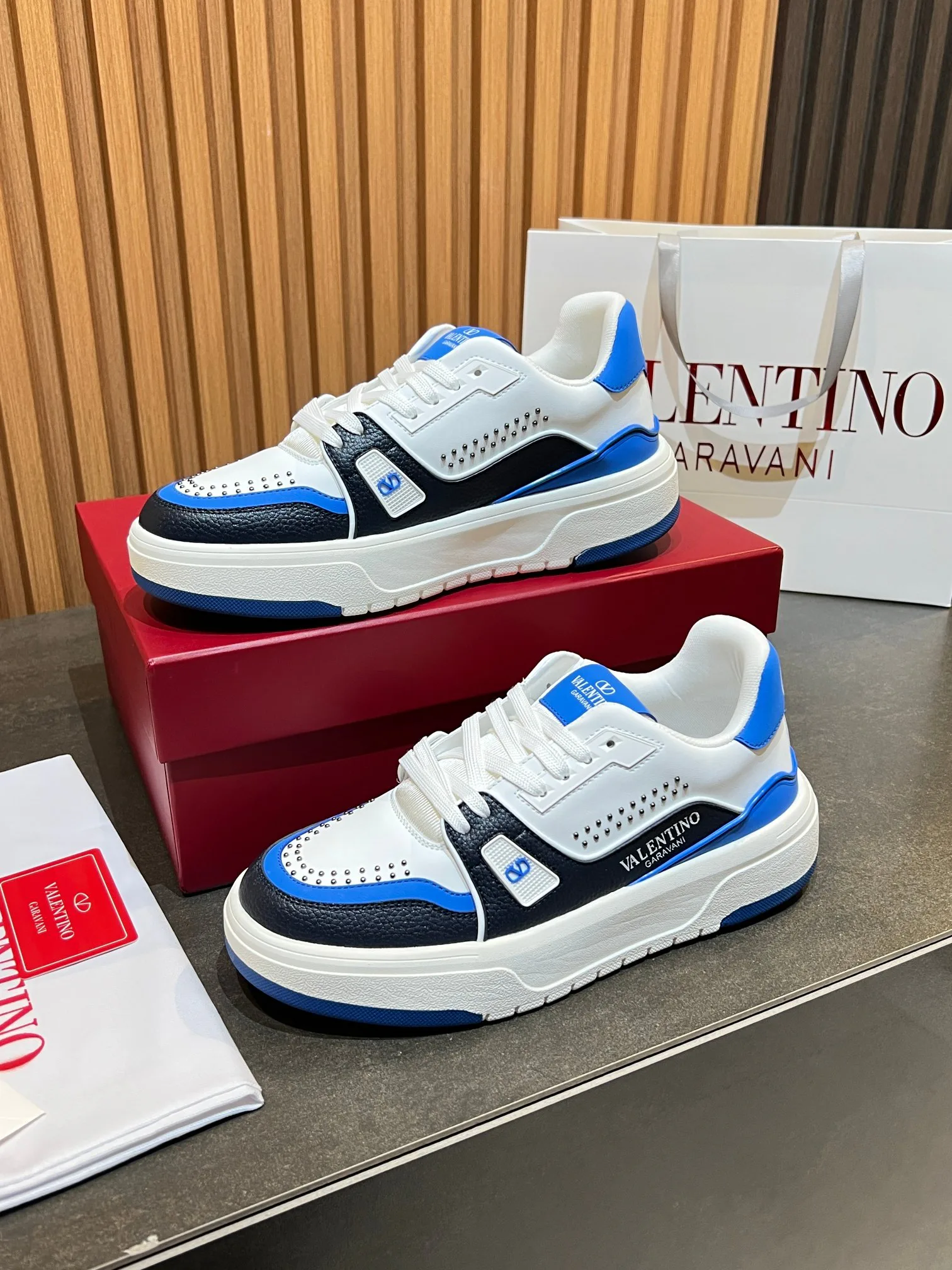 Кроссовки Женские Valentino 11575973