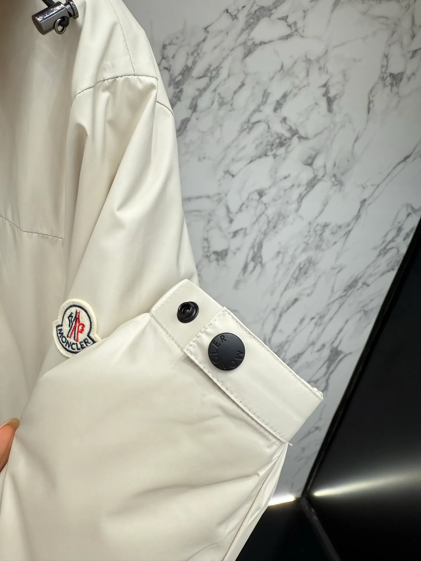 Куртки И Пуховики Мужские Moncler 17944100