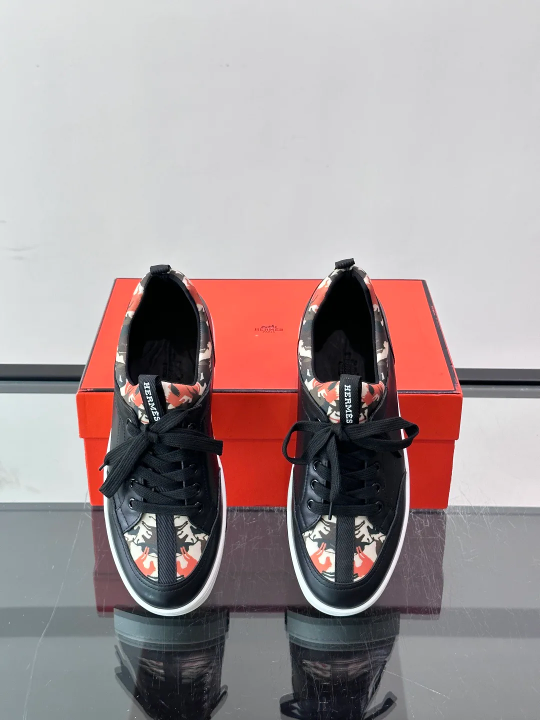 Кроссовки Женские Hermes 17649857