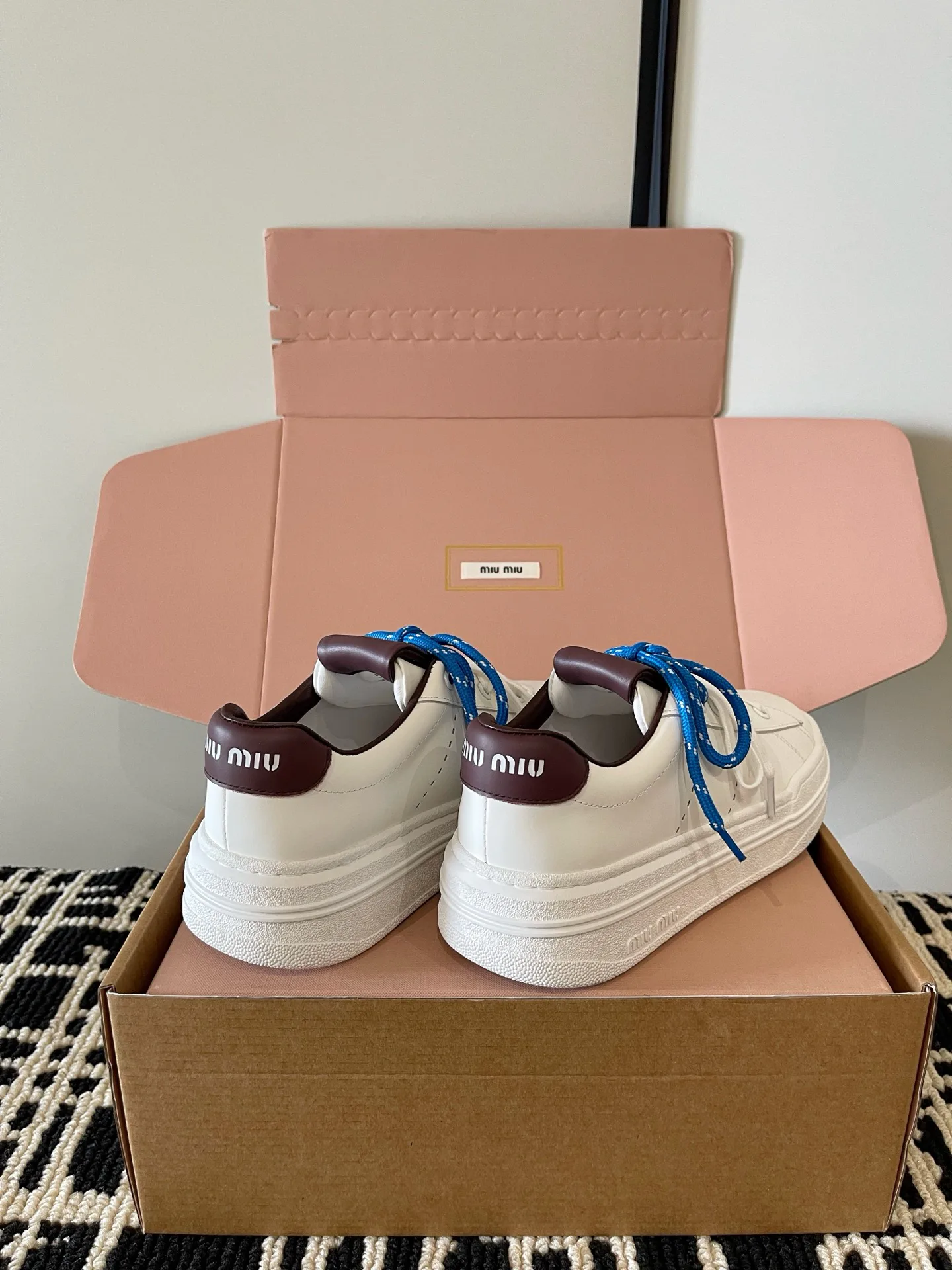 Кроссовки Женские Miu Miu 18234991