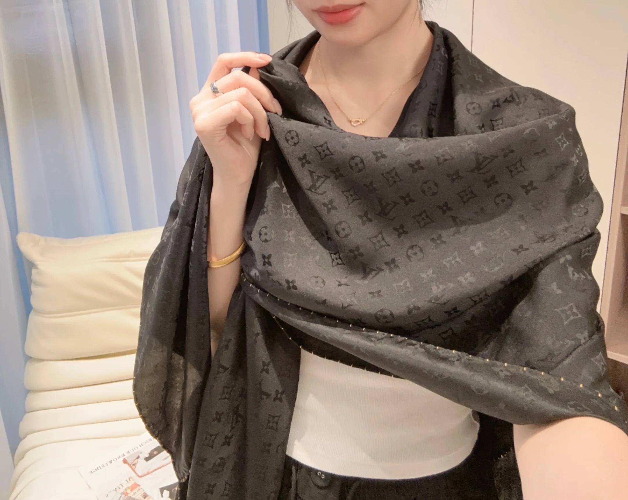 Платки Louis Vuitton 18401186