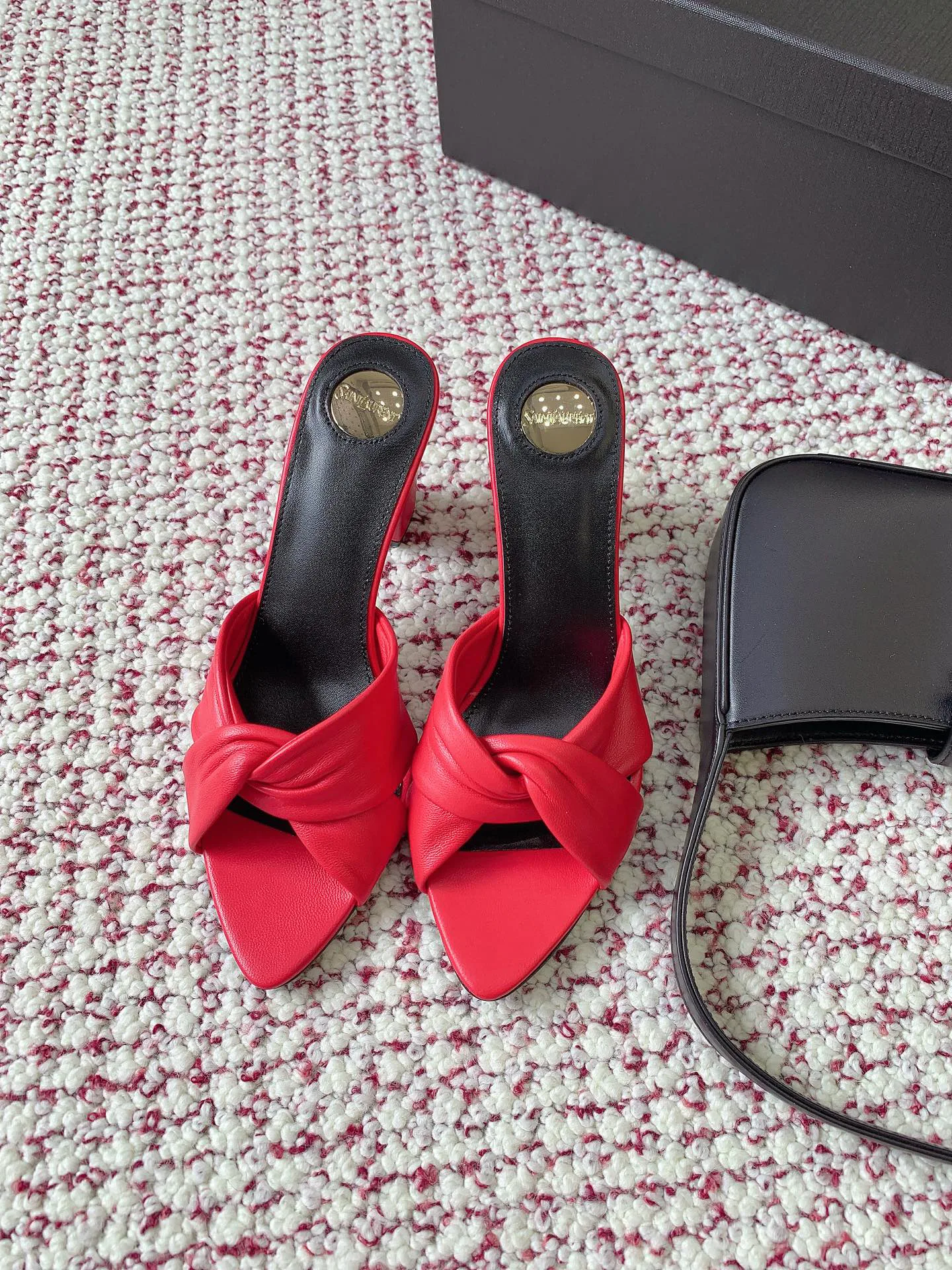 Босоножки Женские Saint Laurent 11924368