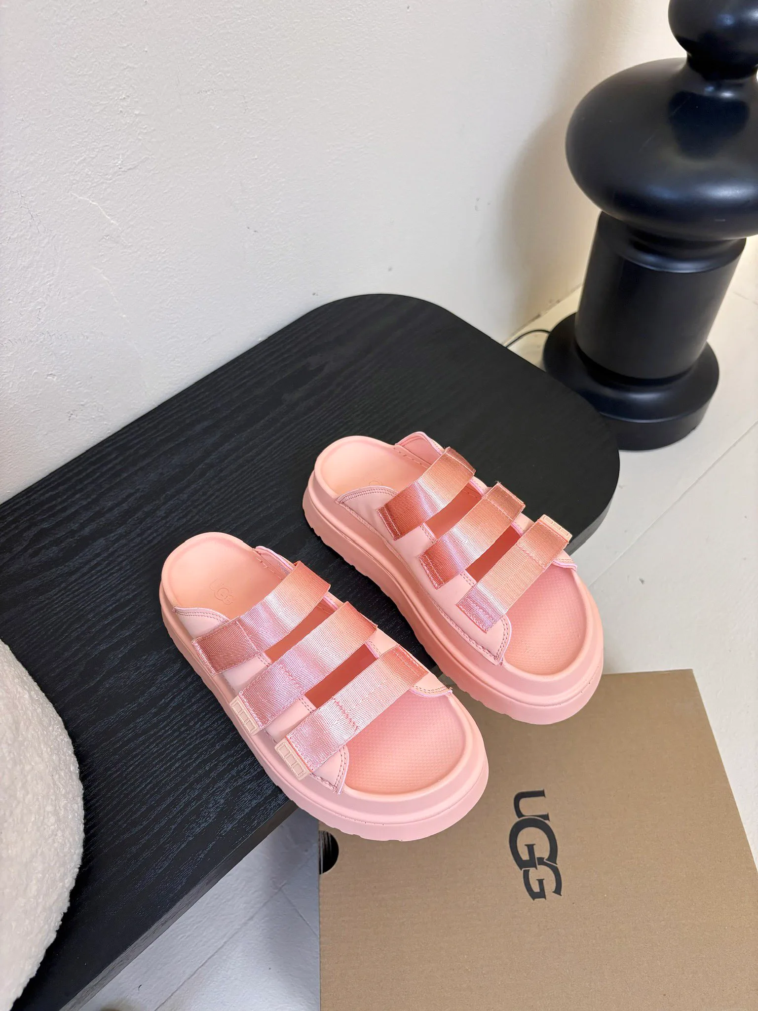 Шлепанцы Женские Ugg 302092