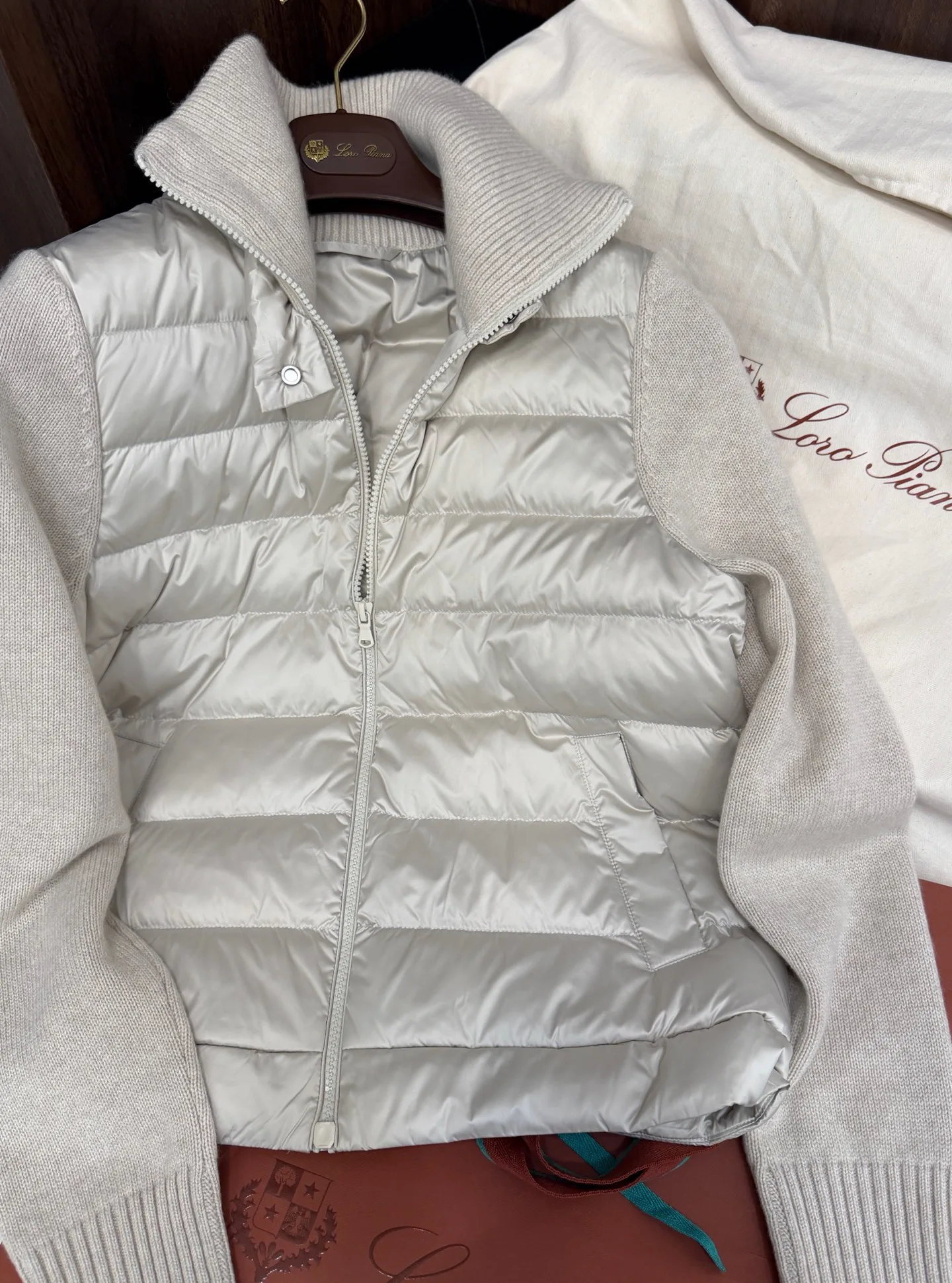 Куртки И Пуховики Женские Loro Piana 18361452