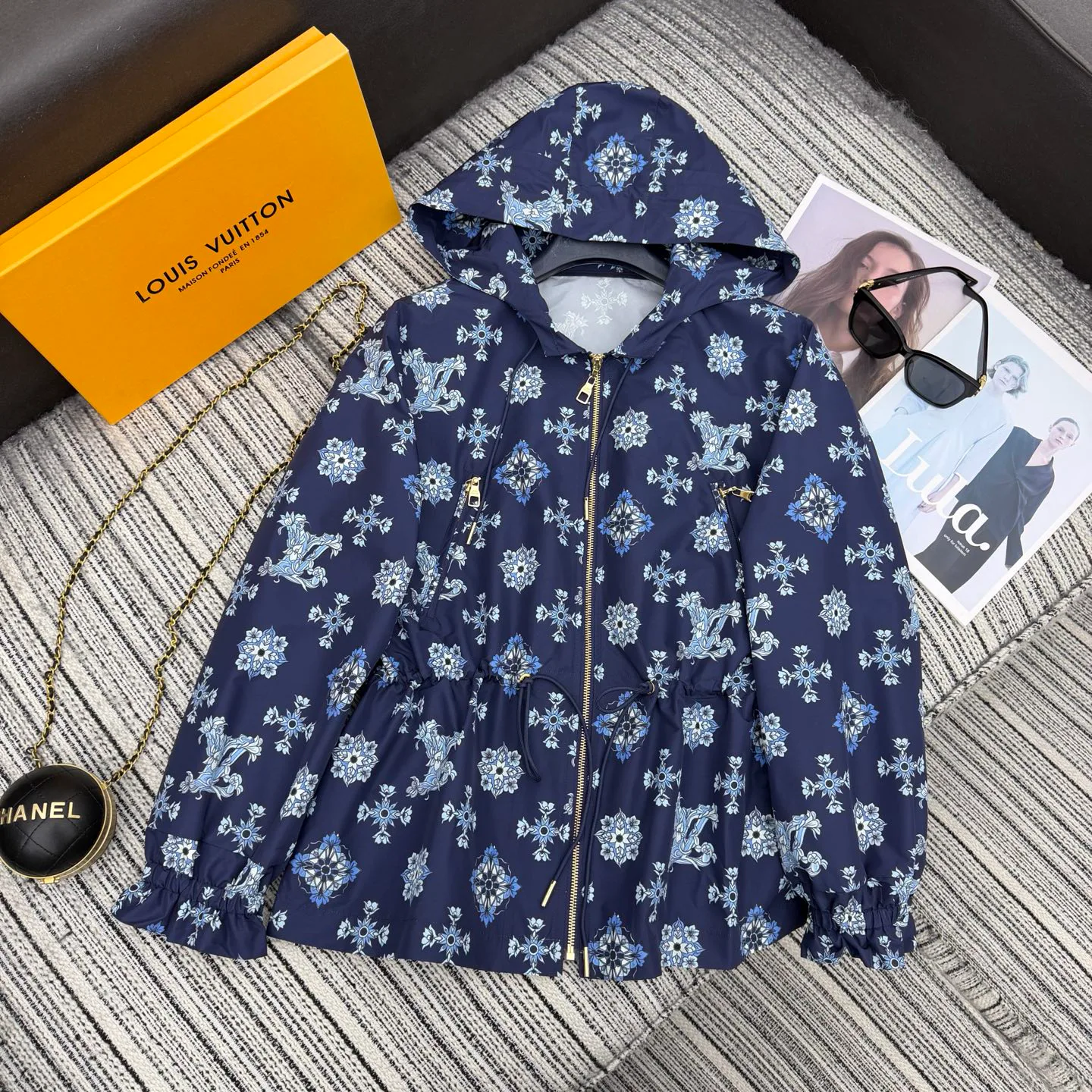 Куртки И Пуховики Женские Louis Vuitton 11227179